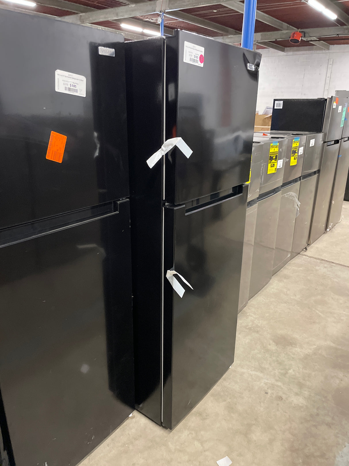 10.1 cu. ft. Top Freezer Refrigerator in Black