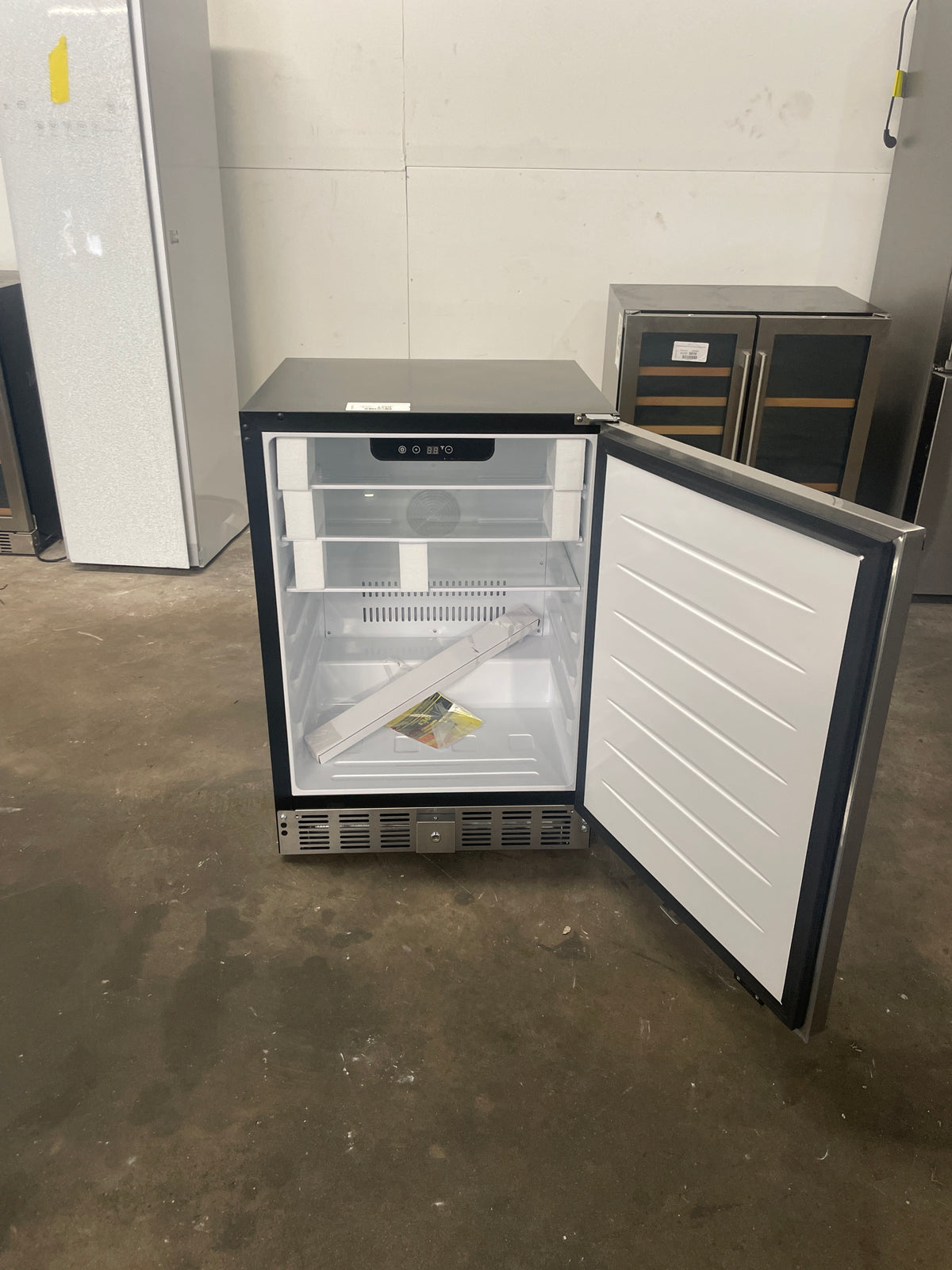 24.43in. Beverage Fridge Refrigerator 150 QT Indoor/Outdoor Undercounter or Freestanding with Metal Plate Body Sliver