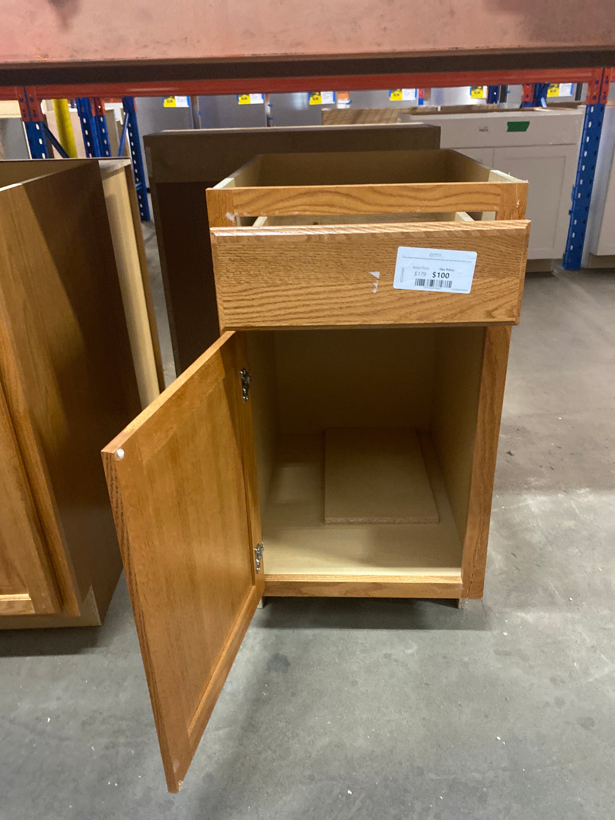 Hampton Medium Oak Raised Panel Stock Assembled Base Kitchen Cabinet with Drawer Glides (18 in. x 34.5 in. x 24 in.)