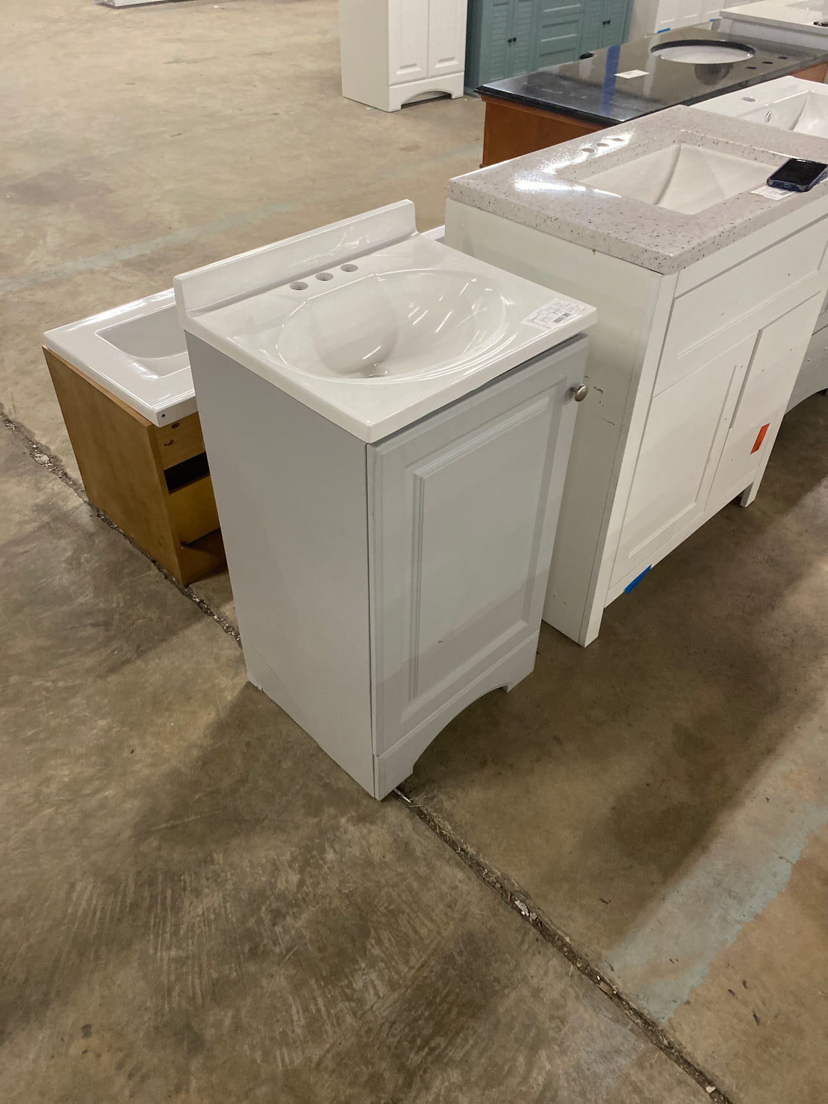 19 in. Single Sink Pearl Gray Bath Vanity with White Cultured Marble Top (Assembled)