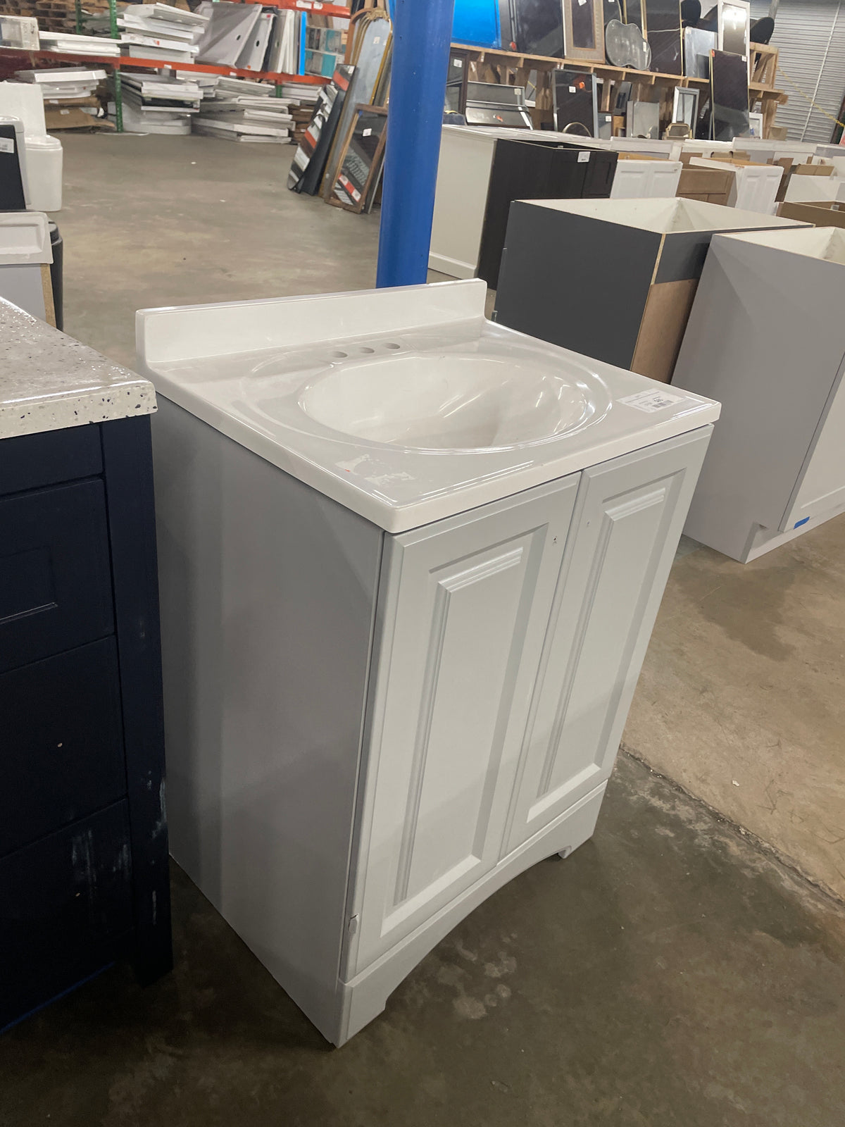 25 in. Single Sink Pearl Gray Bath Vanity with White Cultured Marble Top (Assembled)