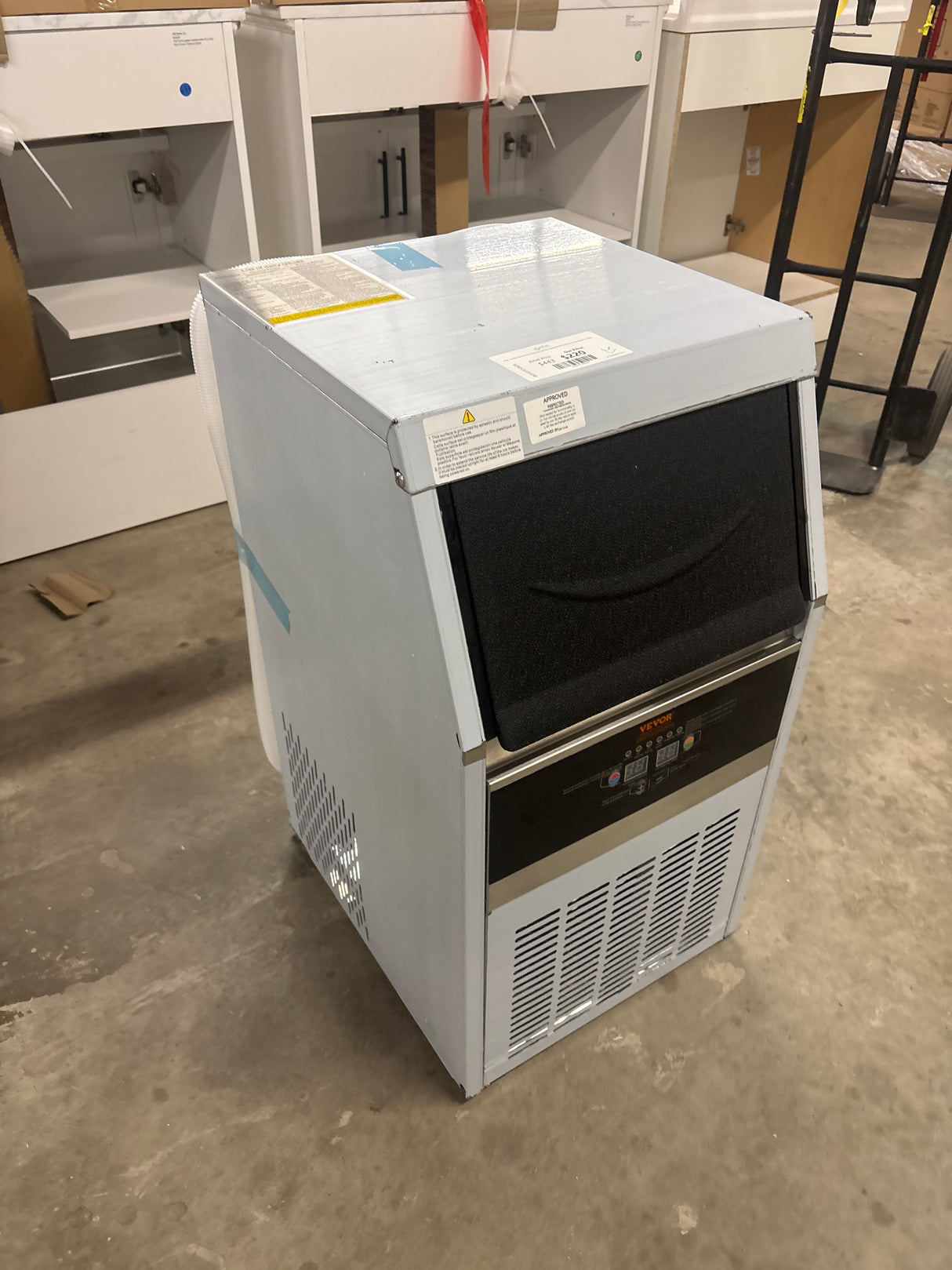 110 lb. / 24 Hour Commercial Freestanding Only Food Grade Construction Flake Ice Machine for Seafood Restaurant, Silver