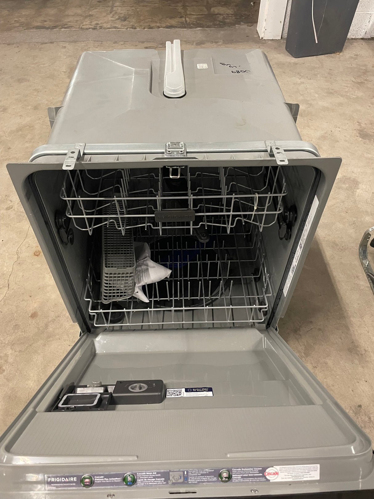 24 in. Front Control Smart Built-In Tall Tub 62 dBA Dishwasher in Stainless Steel