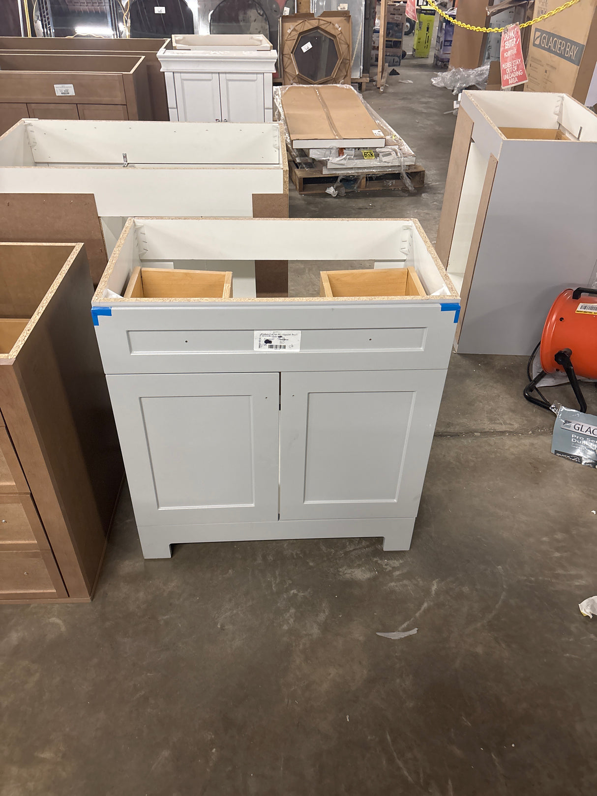 Everdean 31 in. Single Sink Pearl Gray Bath Vanity with White Cultured Marble Top (Assembled)