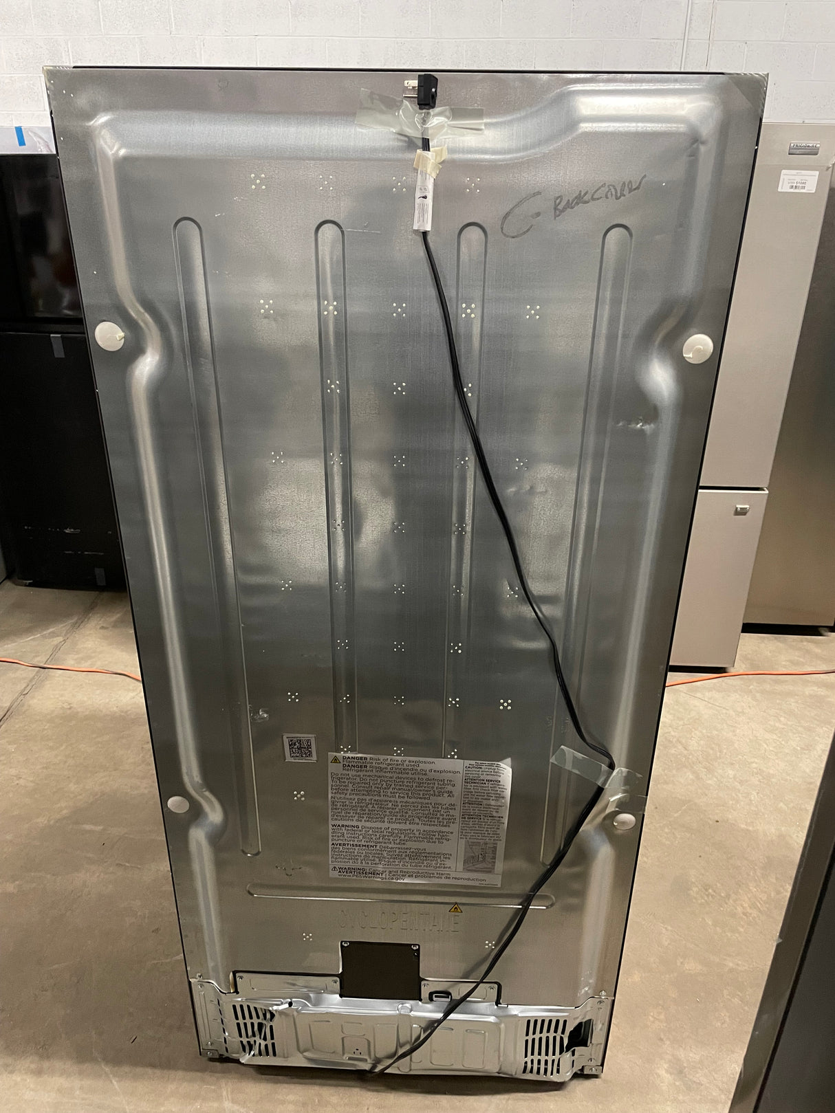 32.6 in. 20 cu. ft. Frost Free Defrost, Garage Ready Upright Freezer in Carbon