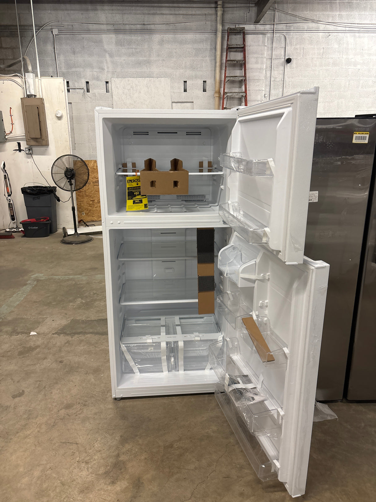 18.1 cu. ft. Top Freezer Refrigerator with Adjustable Glass Shelving in White, Garage Ready