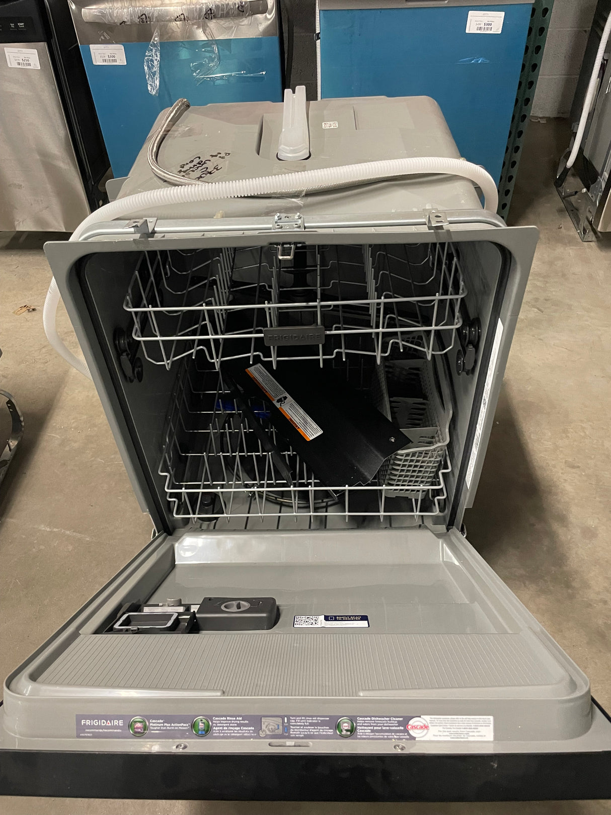24 in. Front Control Smart Built-In Tall Tub 62 dBA Dishwasher in Stainless Steel