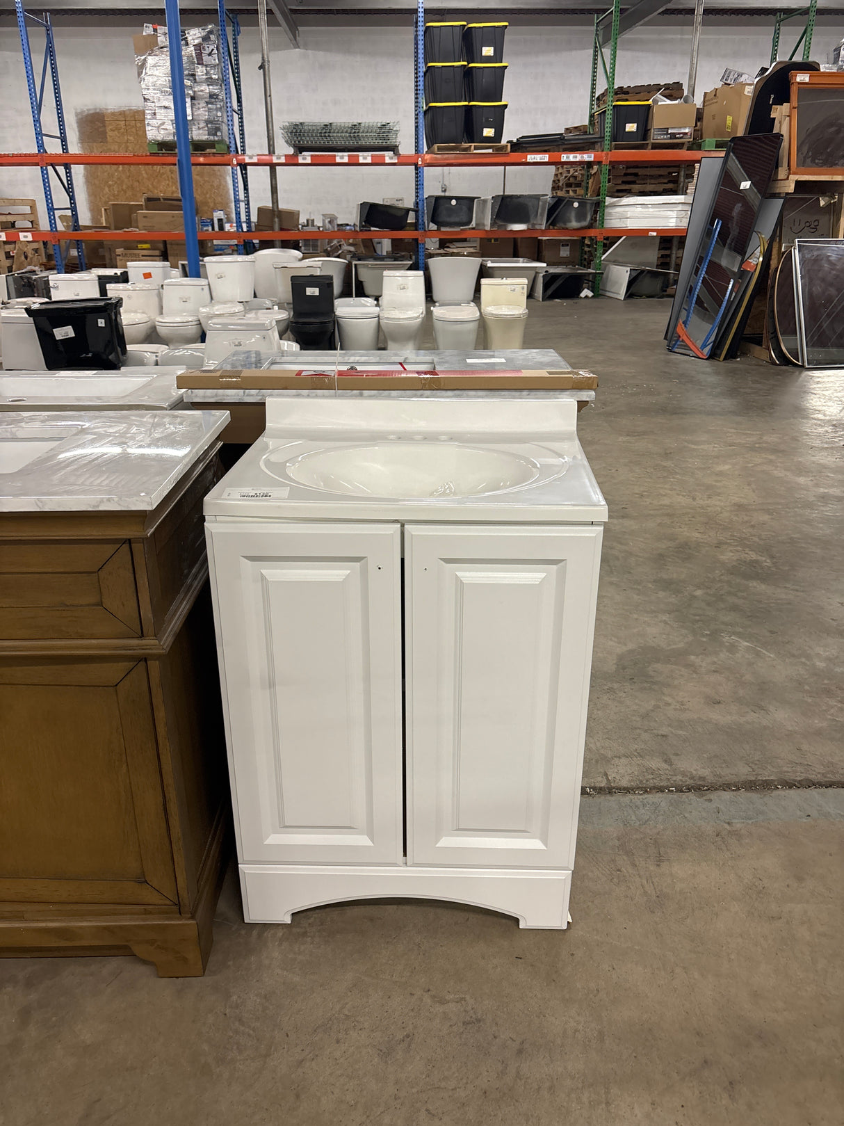 Everdean 25 in. W x 19 in. D x 34 in. H Single Sink Freestanding Bath Vanity in White with White Cultured Marble Top