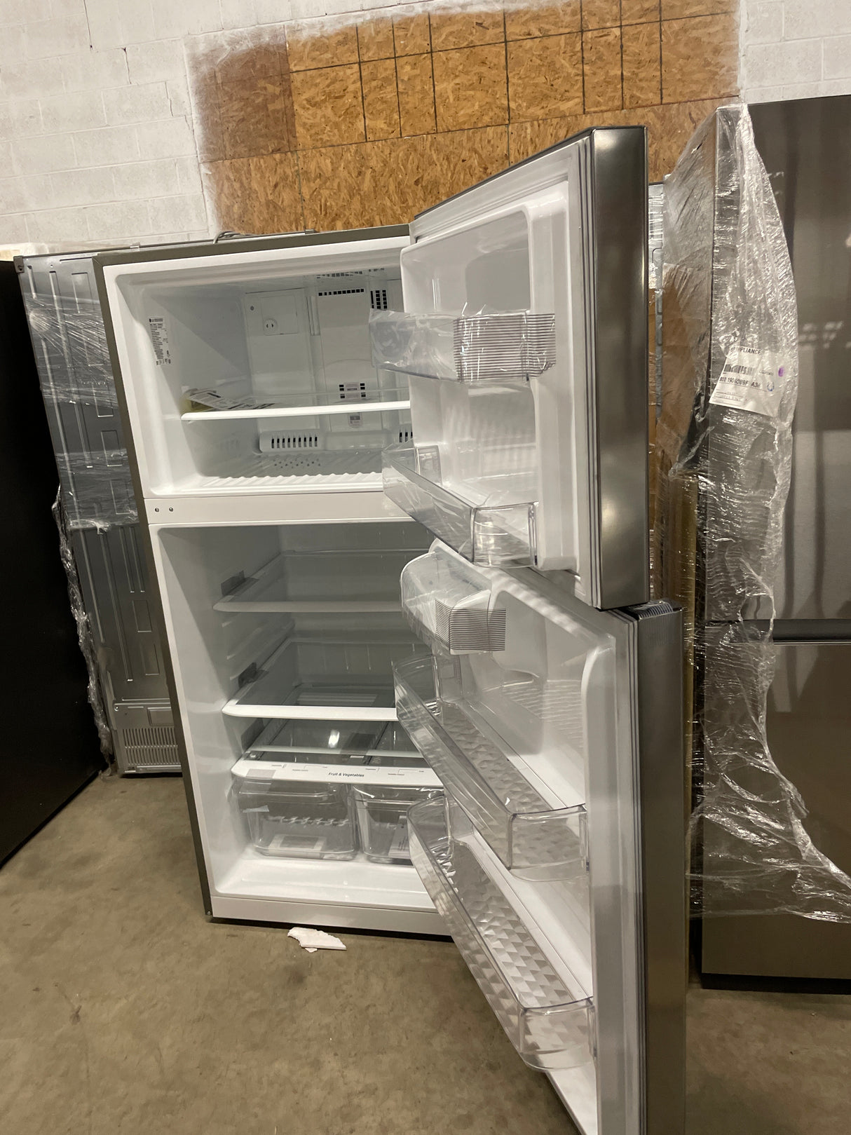 LG 20 cu. ft. Top Freezer Refrigerator