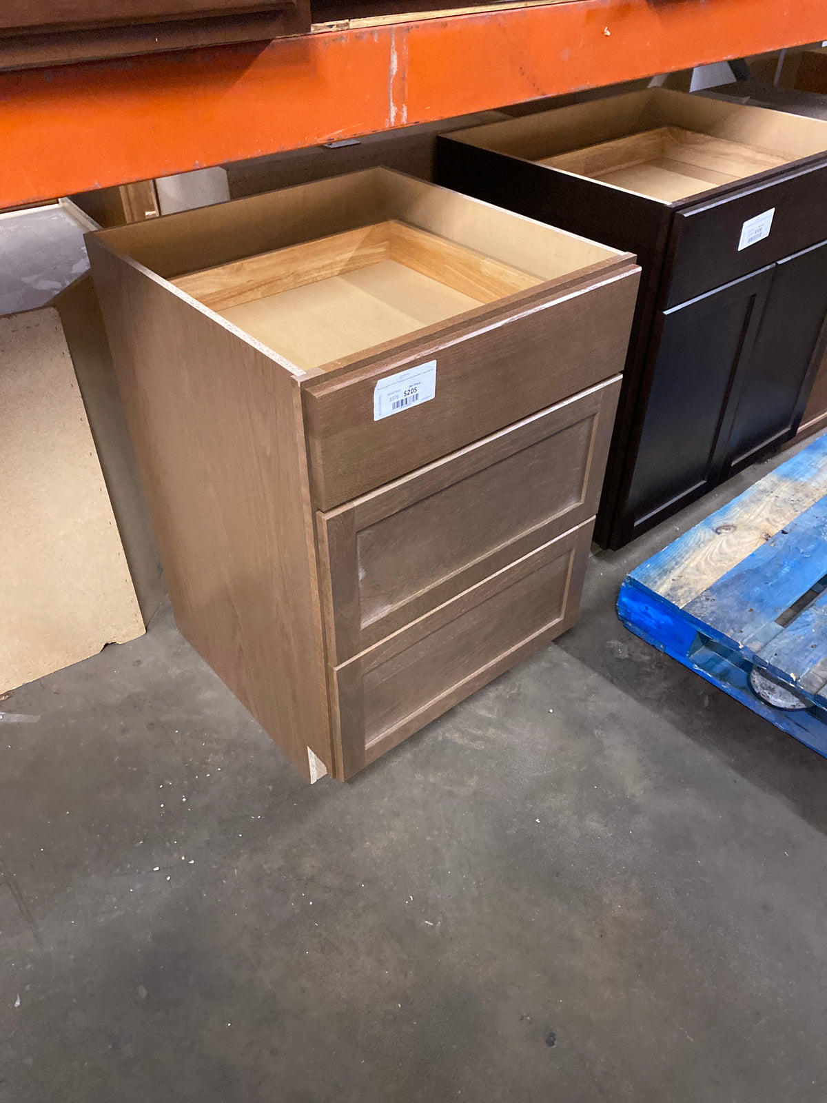 Sinclair 24 in. W x 24 in. D x 34.5 in. H Assembled 3 Drawer Base Kitchen Cabinet in Shaker Saddle Oak