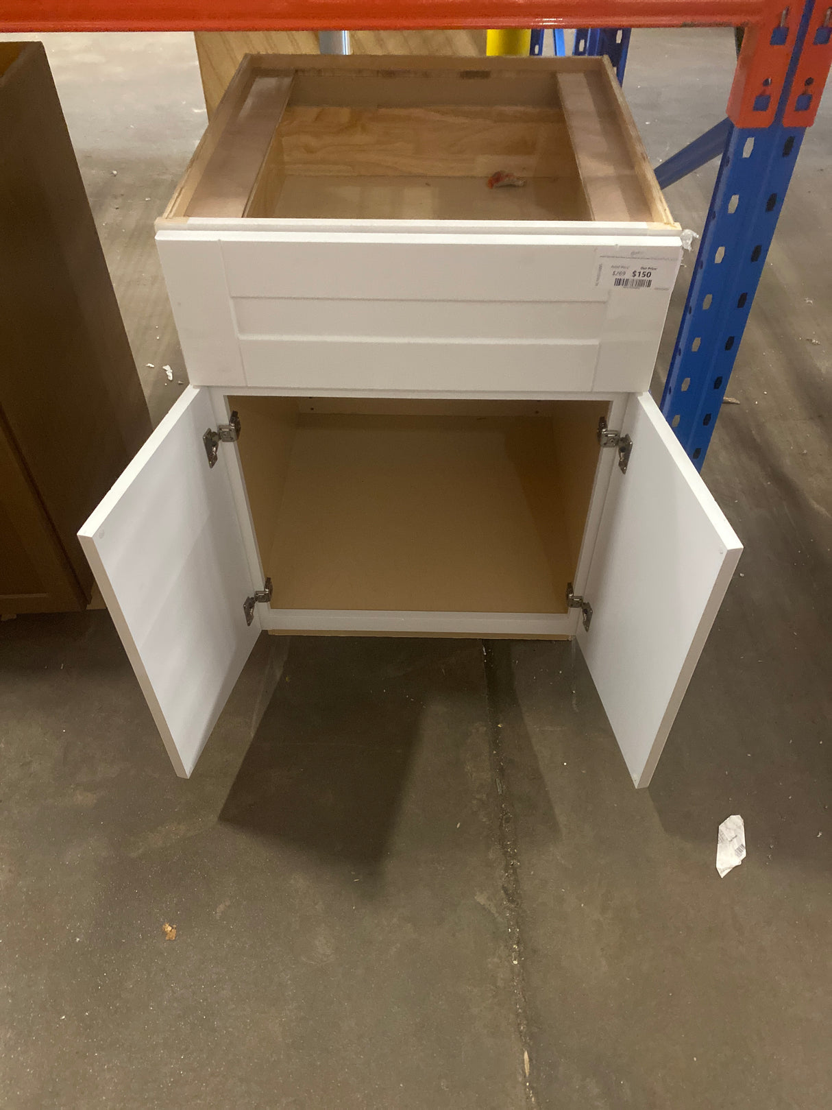 Arlington Vesper White Plywood Shaker Stock Assembled Base Kitchen Cabinet Soft Close 24 in. W x 24 in. D x 34.5 in. H