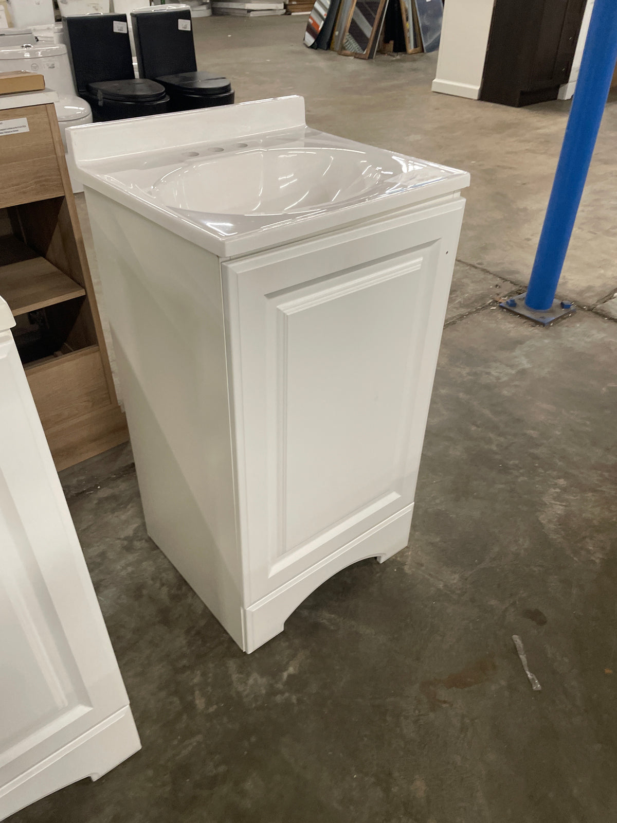 19 in. W x 18 in. D x 34 in. H Single Sink Freestanding Bath Vanity in White with White Cultured Marble Top