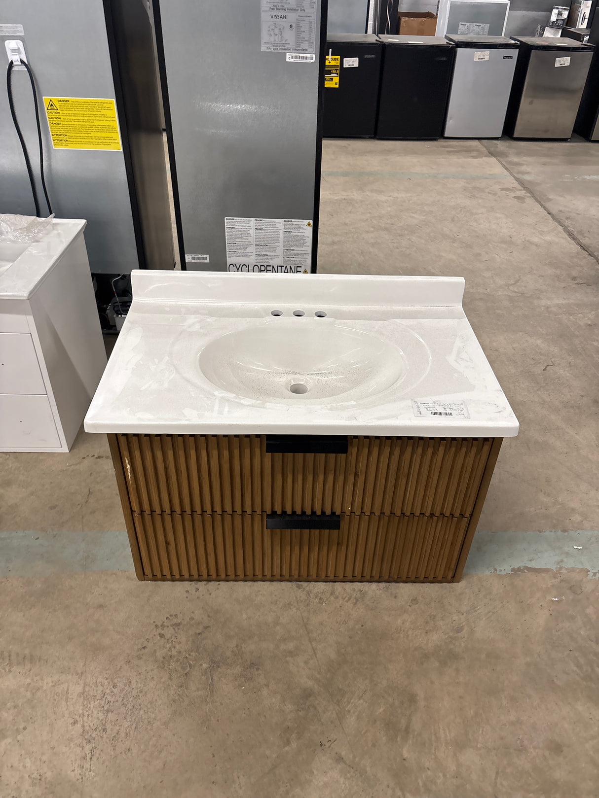 San Diego 30 in W x 18.7 in D x 19.50 H Bath Vanity in Weathered Fir with Ceramic Vanity Top in White with White Basin