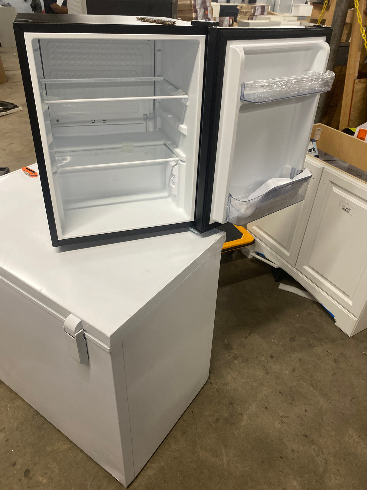 2.6cu ft mini refrigerator in black energy star