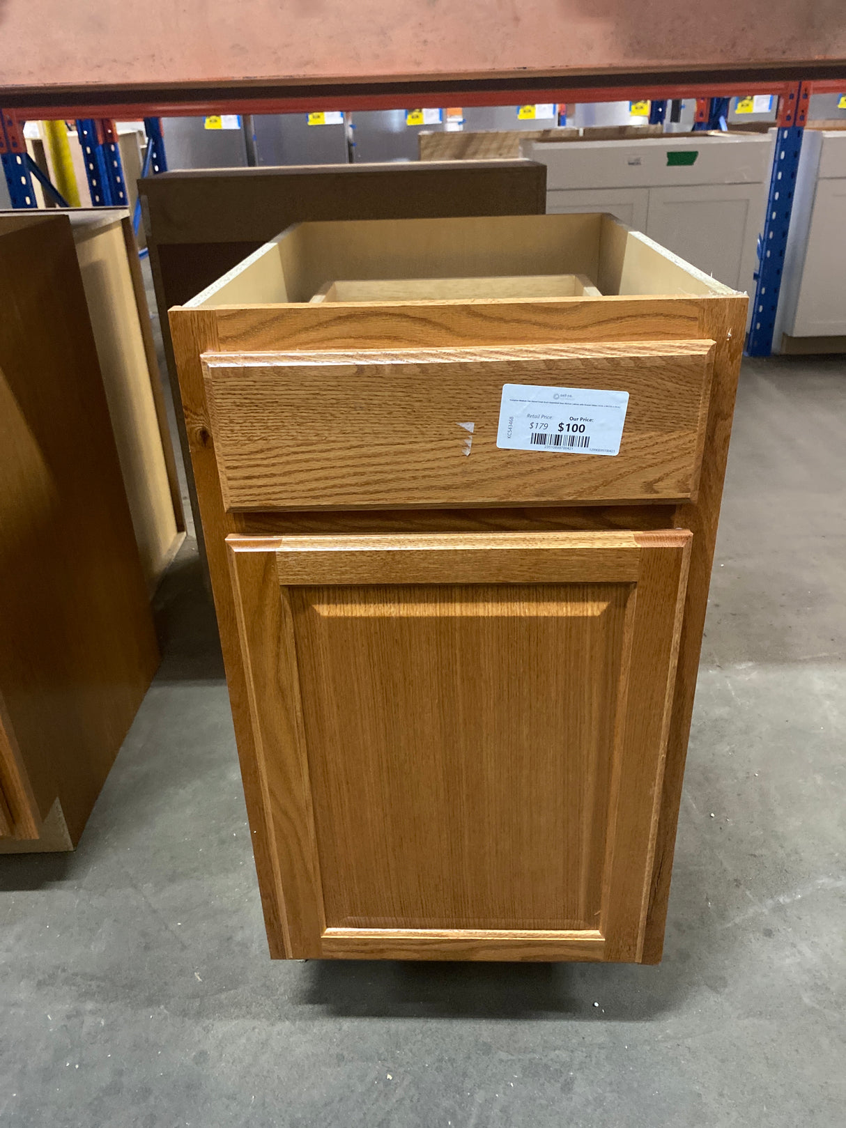 Hampton Medium Oak Raised Panel Stock Assembled Base Kitchen Cabinet with Drawer Glides (18 in. x 34.5 in. x 24 in.)