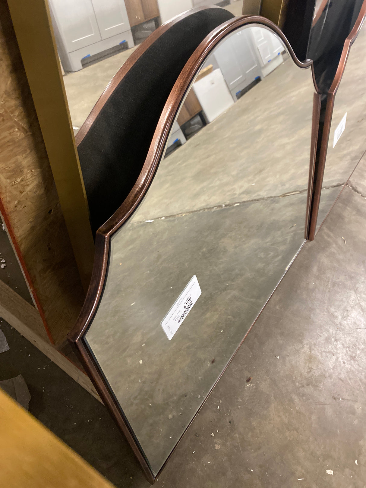 Leanna 31.50 in. W x 27.50 in. H Bronze Arch Glam Framed Decorative Wall Mirror