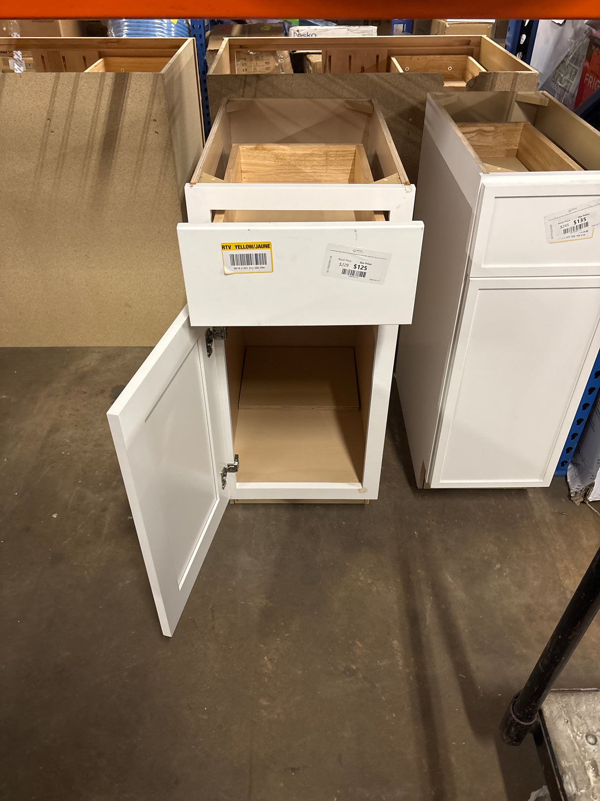 Avondale Shaker Alpine White Quick Assemble Plywood 15 in Base Kitchen Cabinet (15 in W x 24 in D x 34.5 in H)
