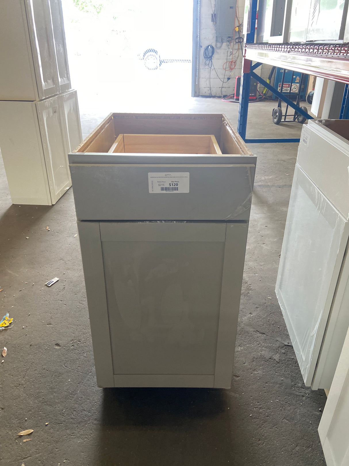 Westfield Dusk Gray Shaker Stock Assembled Base Kitchen Cabinet (18 in. W x 23.75 in. D x 35 in.)