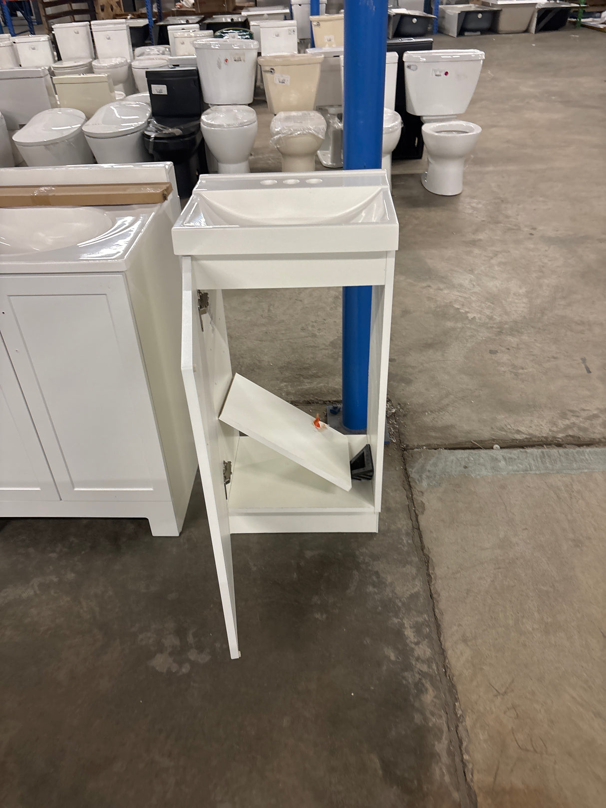 Penlee 17 in. Single Sink White Bath Vanity with White Cultured Marble Top (Assembled)