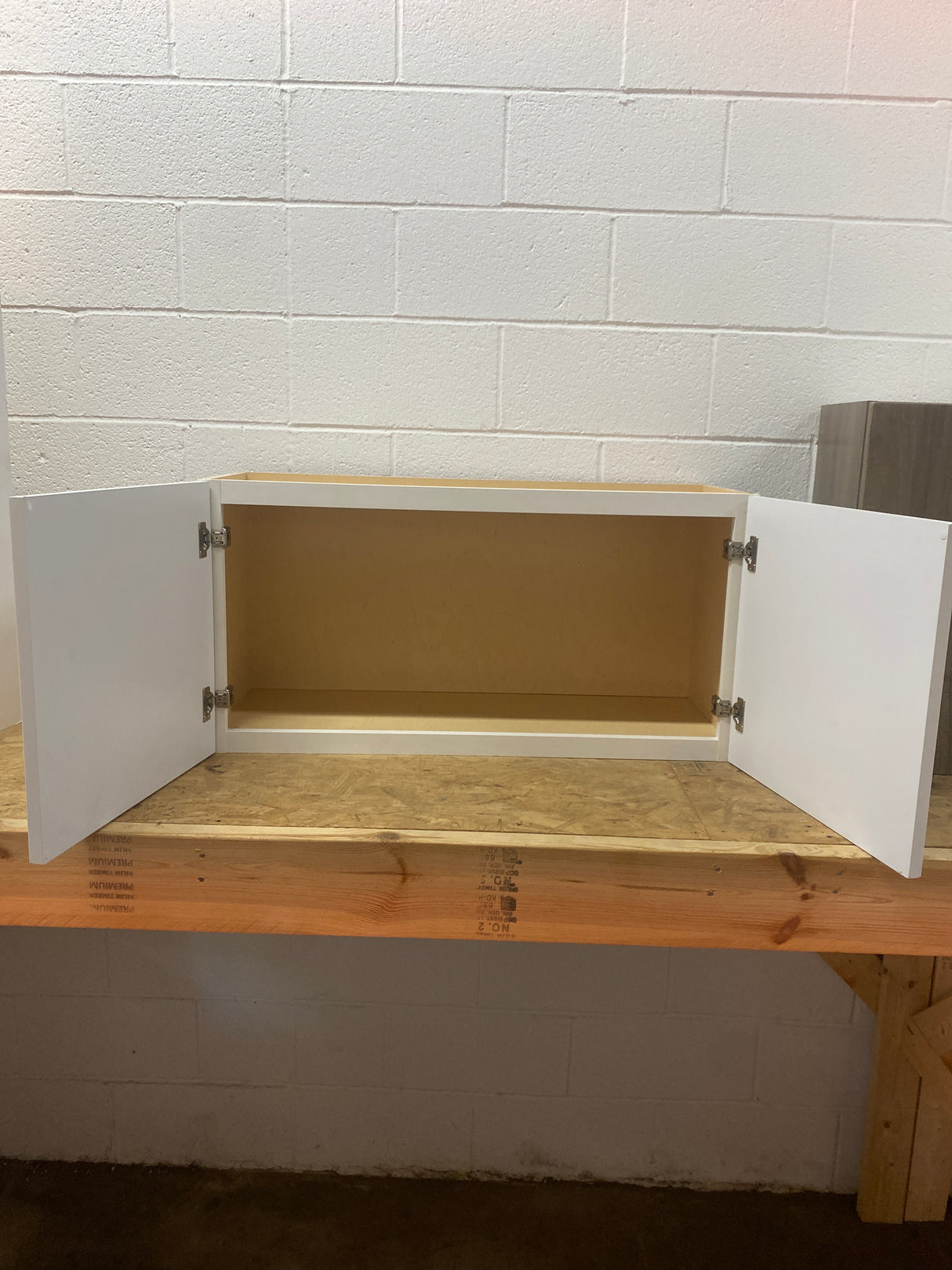 Arlington Vesper White Plywood Shaker Stock Assembled Wall Bridge Kitchen Cabinet Soft Close 36 in.W x12 in. D x18 in. H