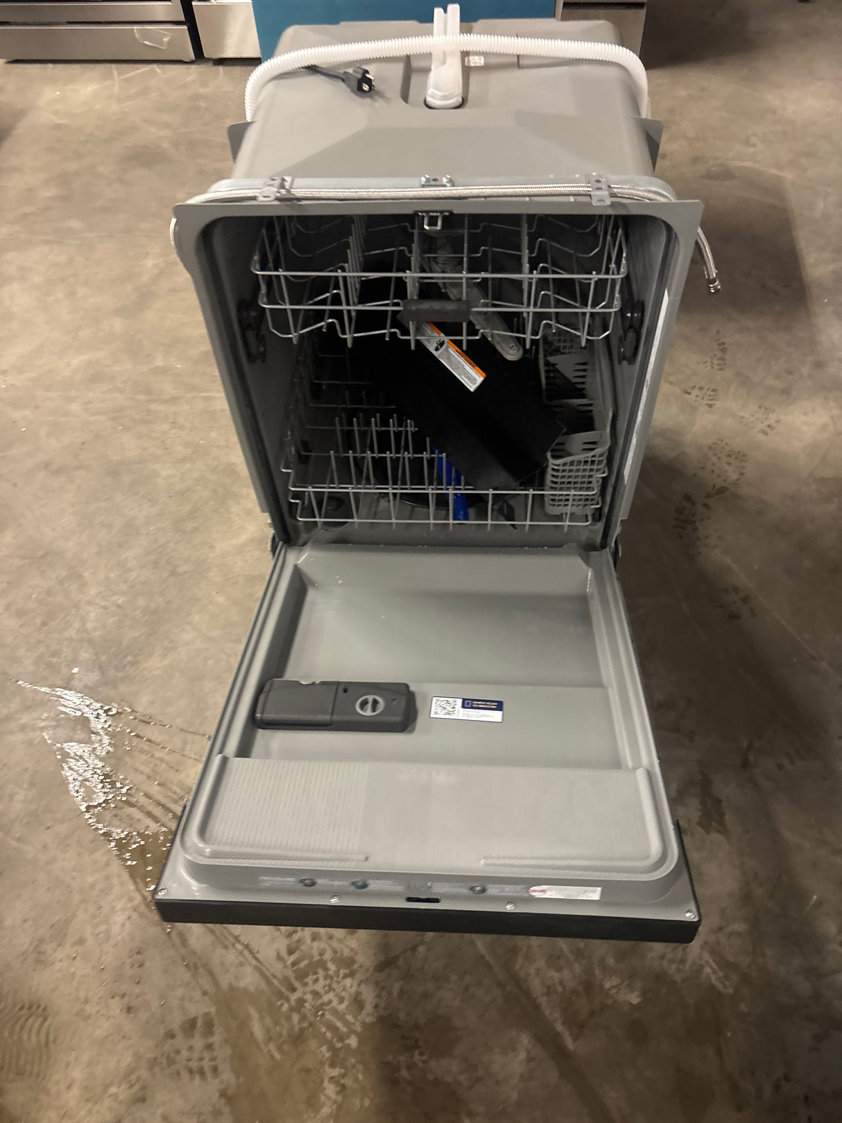 24 in. Front Control Smart Built-In Tall Tub 62 dBA Dishwasher in Stainless Steel