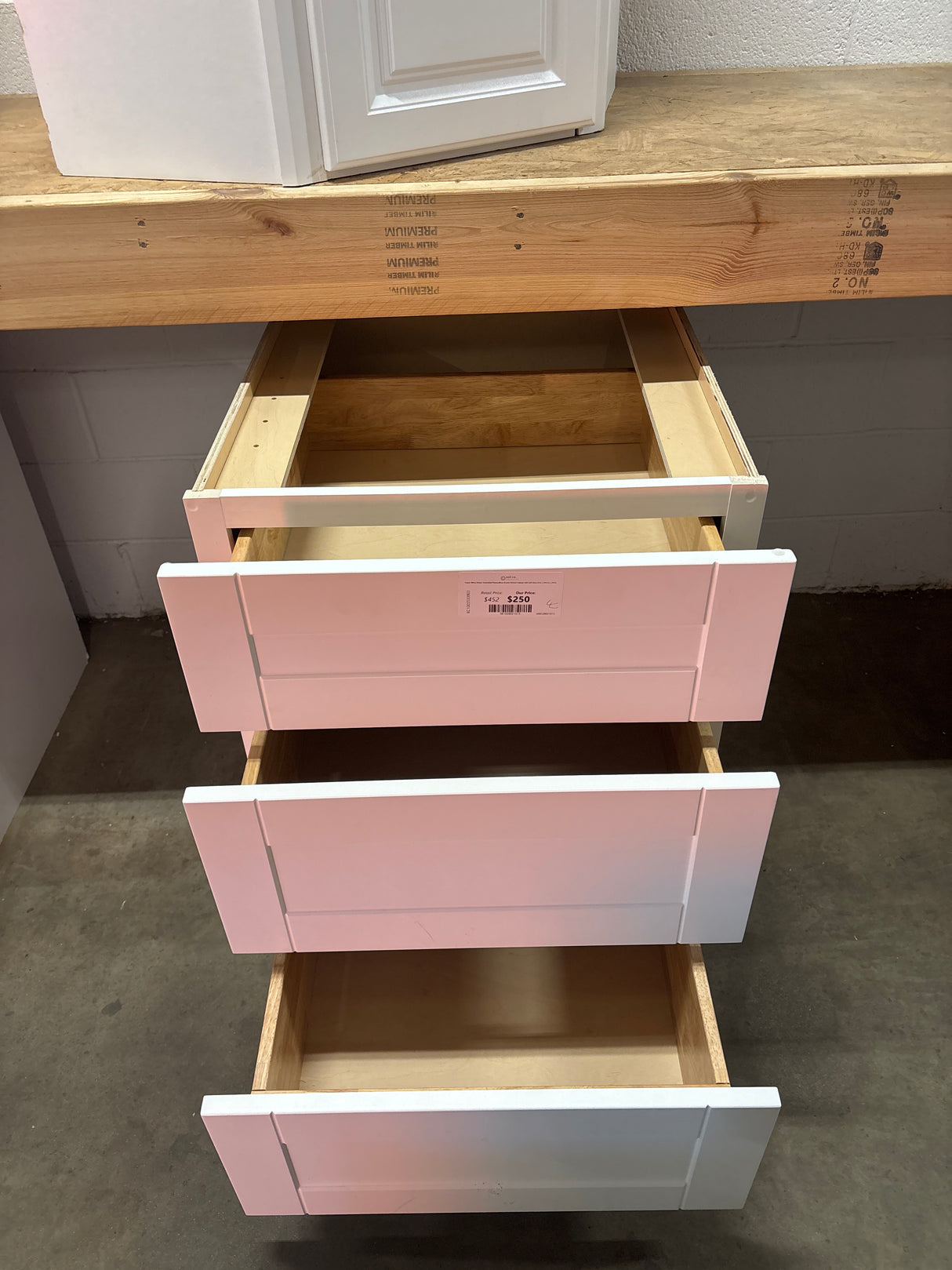 Vesper White Shaker Assembled PlywoodBase Drawer Kitchen Cabinet with Soft Close 24 in. x 34.5 in. x 24 in.