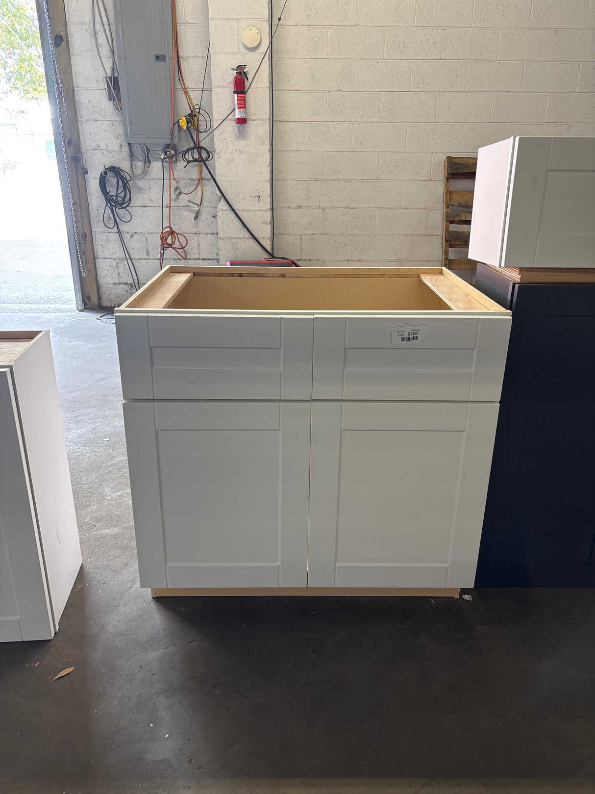 Richmond Verona White Plywood Shaker Ready to Assemble Sink Base Kitchen Cabinet Sft Cls 36 in W x 24 in D x 34.5 in H