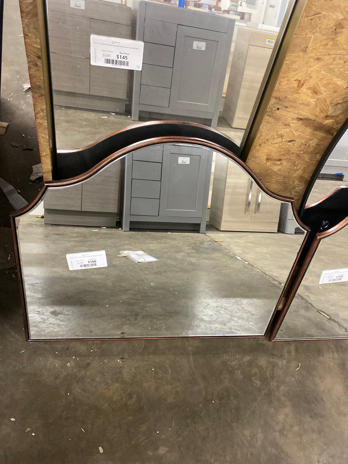 Leanna 31.50 in. W x 27.50 in. H Bronze Arch Glam Framed Decorative Wall Mirror