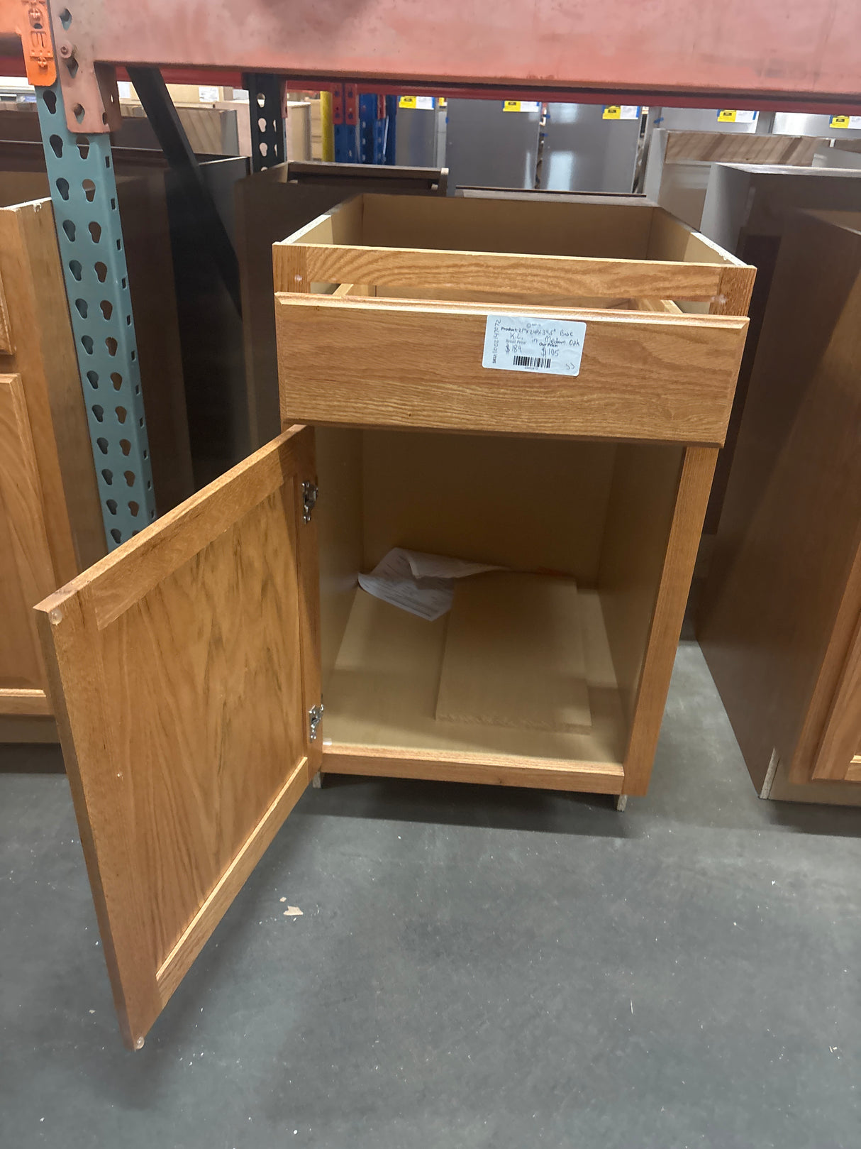 Hampton 21 in. W x 24 in. D x 34.5 in. H Assembled Base Kitchen Cabinet in Medium Oak with Ball-Bearing Drawer Glides