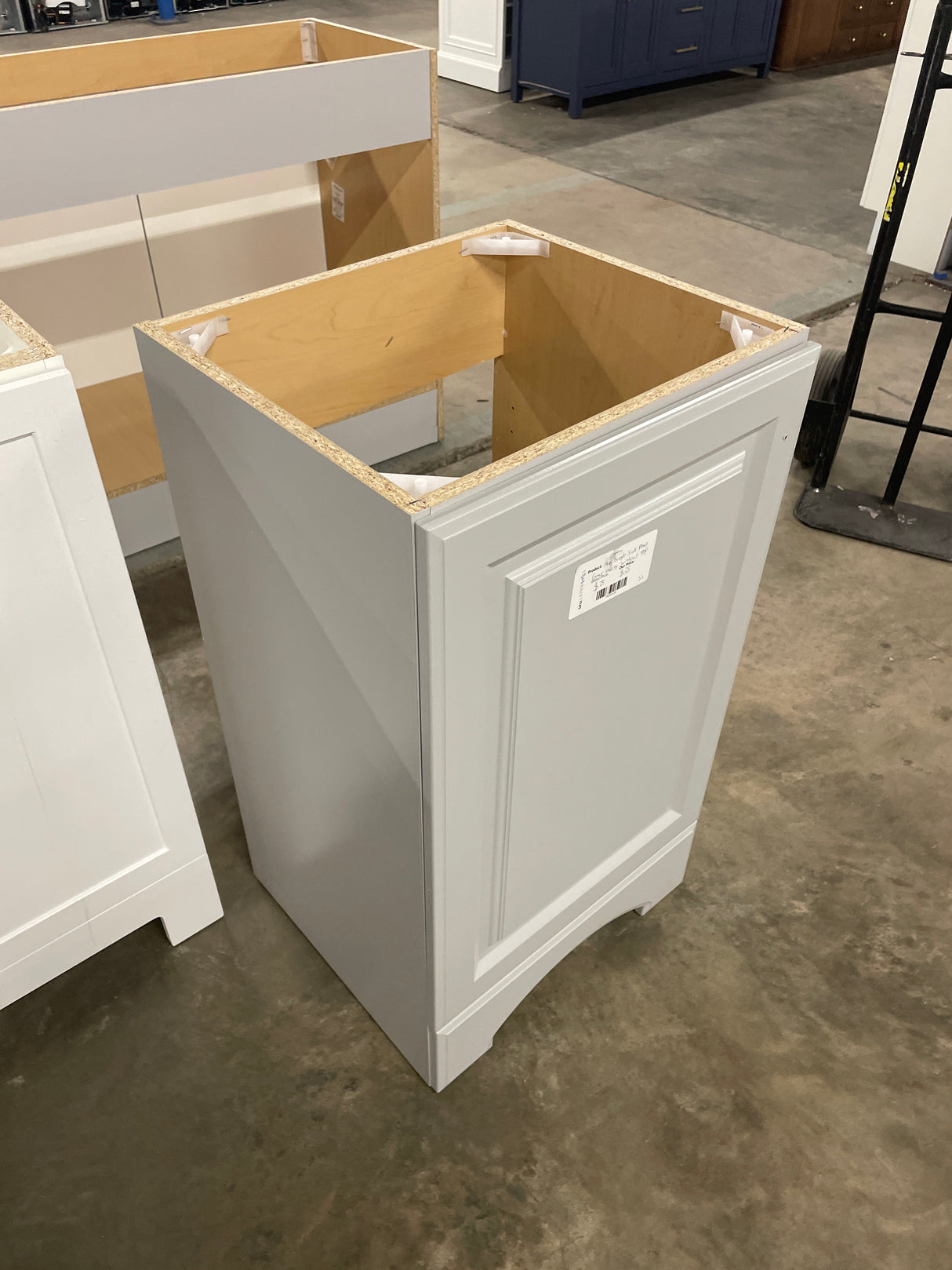 19 in. Single Sink Pearl Gray Bath Vanity without Top (Assembled)