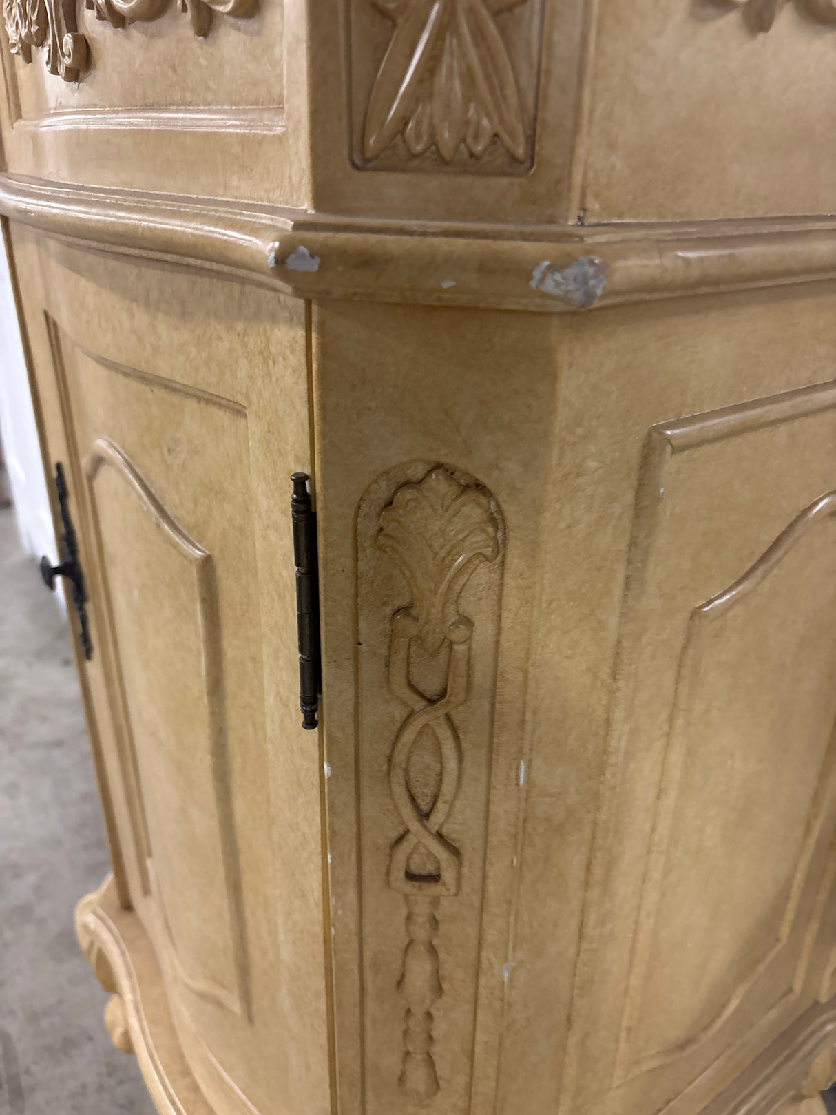 Simply Living 19 in. W x 19 in. D x 36 in. H Bath Vanity in Antique Beige with Ivory White Engineered Marble