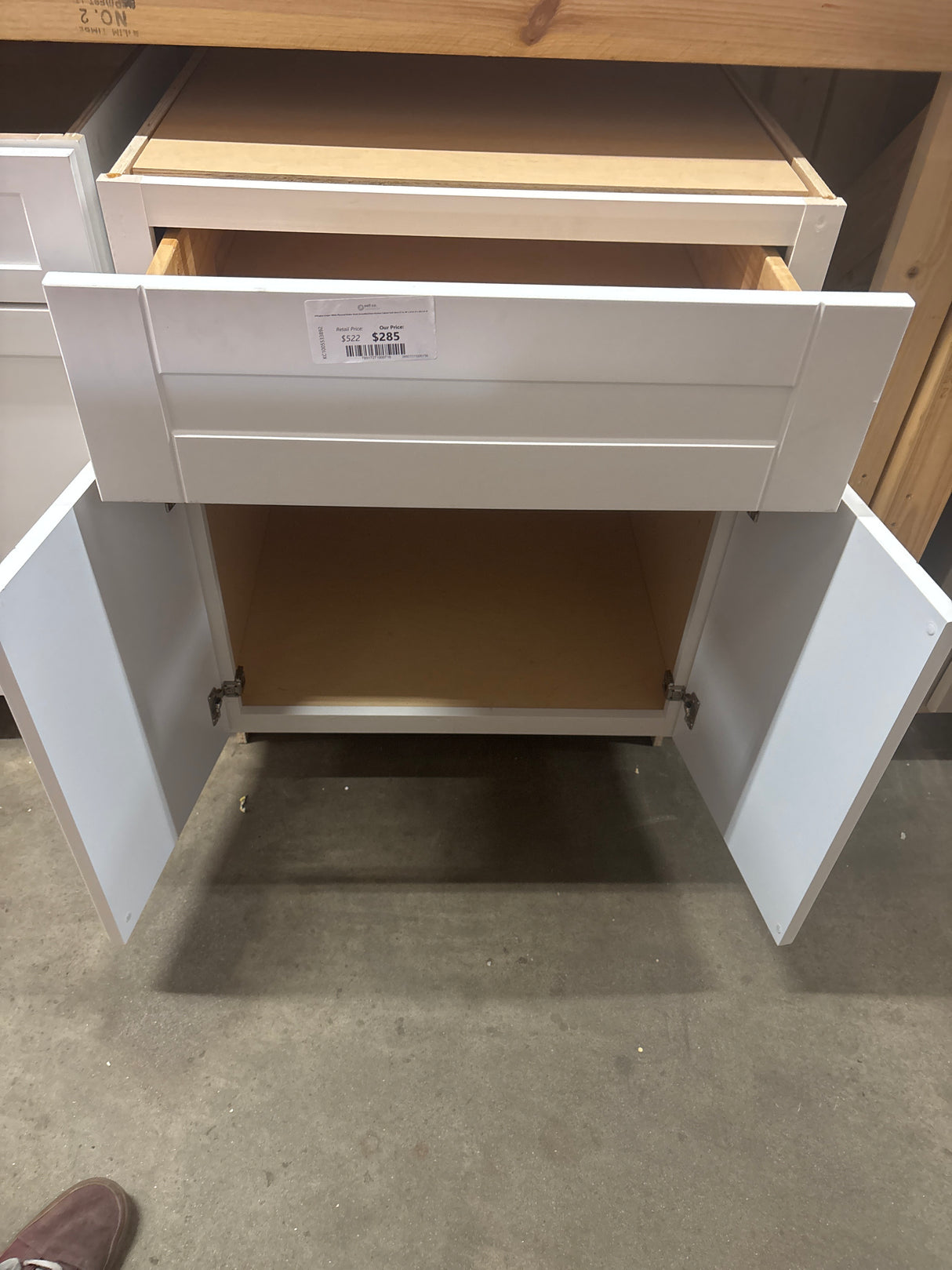 Arlington Vesper White Plywood Shaker Stock Assembled Base Kitchen Cabinet Soft Close 27 in. W x 24 in. D x 34.5 in. H