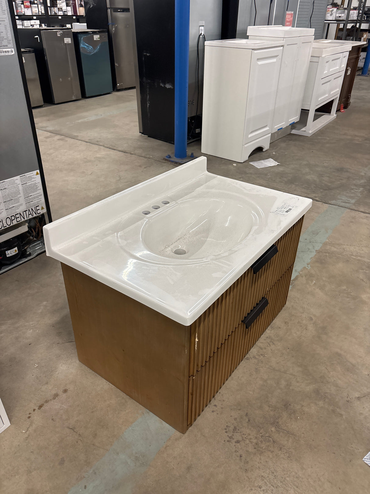 San Diego 30 in W x 18.7 in D x 19.50 H Bath Vanity in Weathered Fir with Ceramic Vanity Top in White with White Basin