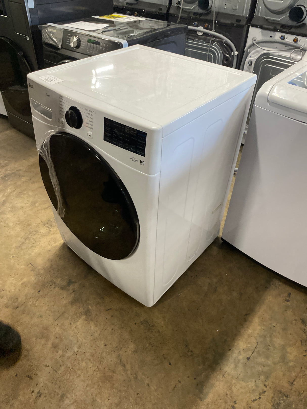 LG 4.5 cu. ft. Front Load Washer with TurboWash 360 and Built-In Intelligence