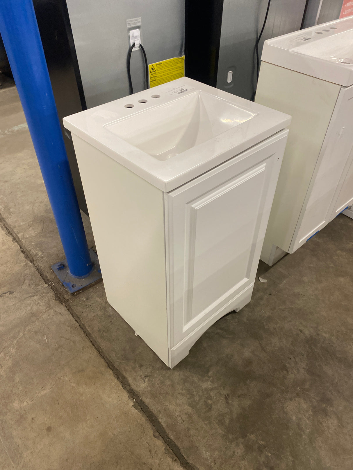 19 in. W x 18 in. D x 34 in. H Single Sink Freestanding Bath Vanity in White with White Cultured Marble Top