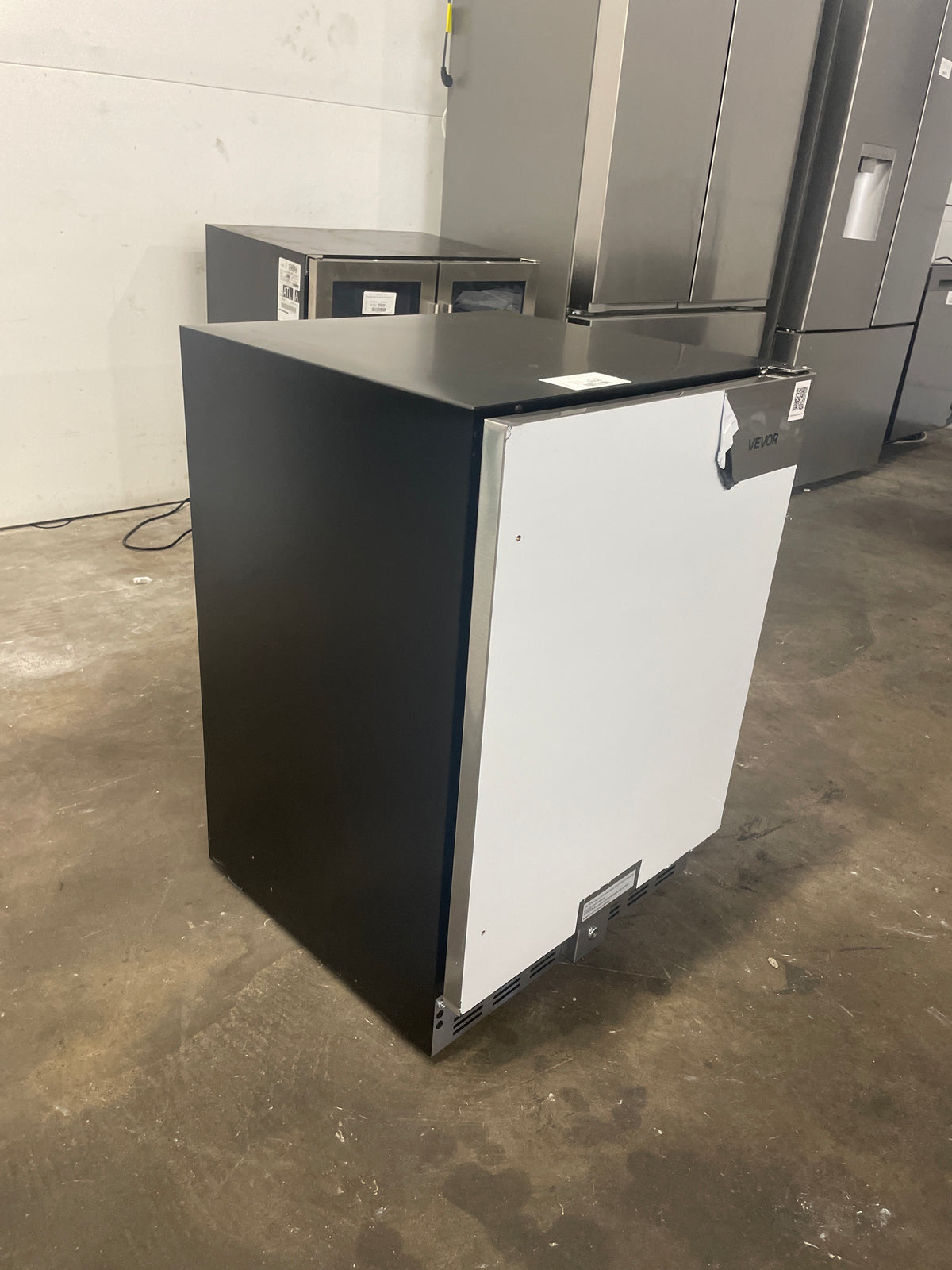 24.43in. Beverage Fridge Refrigerator 150 QT Indoor/Outdoor Undercounter or Freestanding with Metal Plate Body Sliver