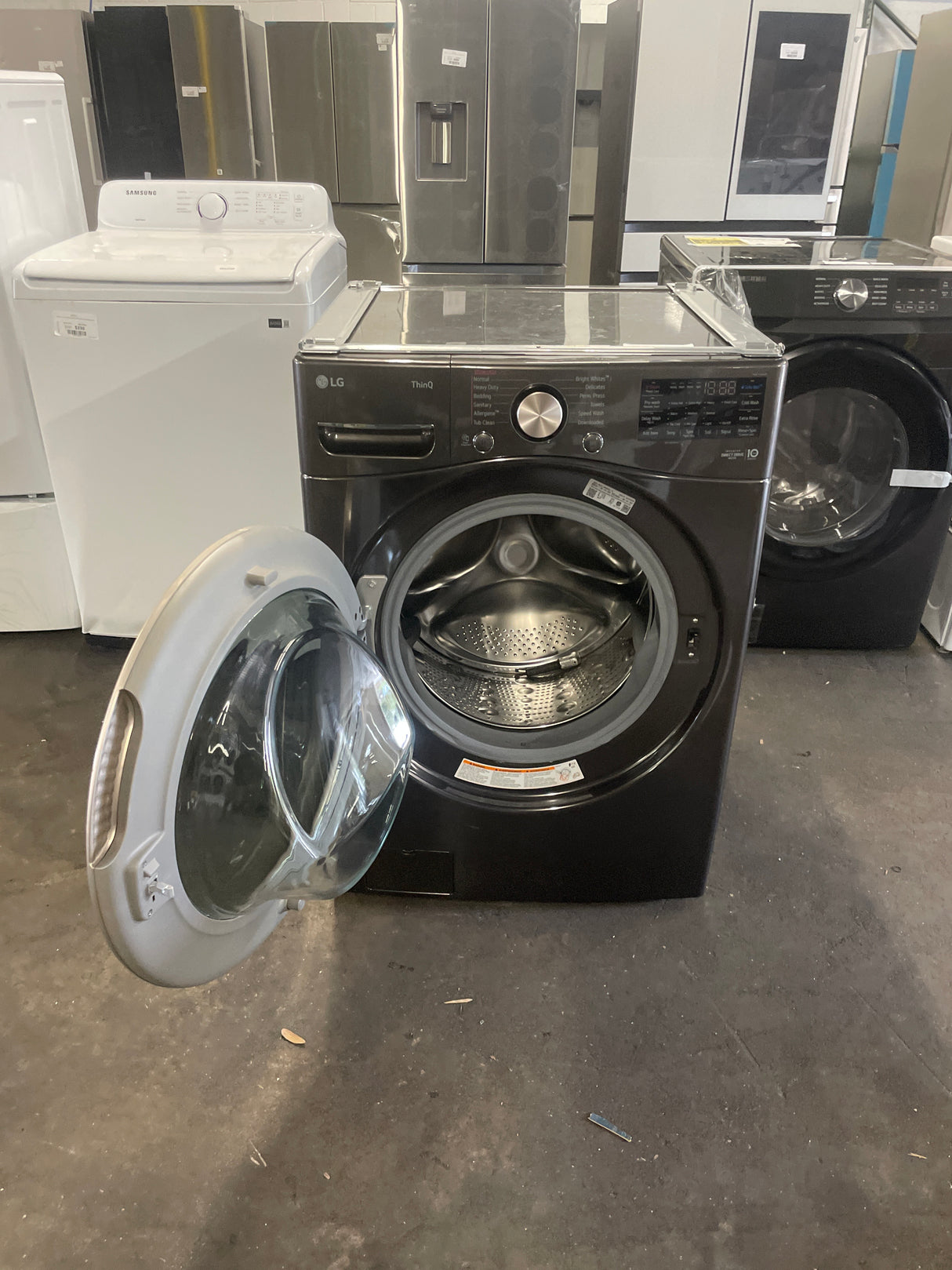 LG 4.5 cu. ft. Ultra Large Capacity Wi-Fi Enabled Front Load Washer with TurboWash 360° and Built-In Intelligence