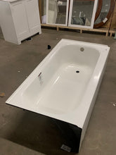 Load image into Gallery viewer, Maui 60 in. x 30 in. Soaking Bathtub with Right Drain in White
