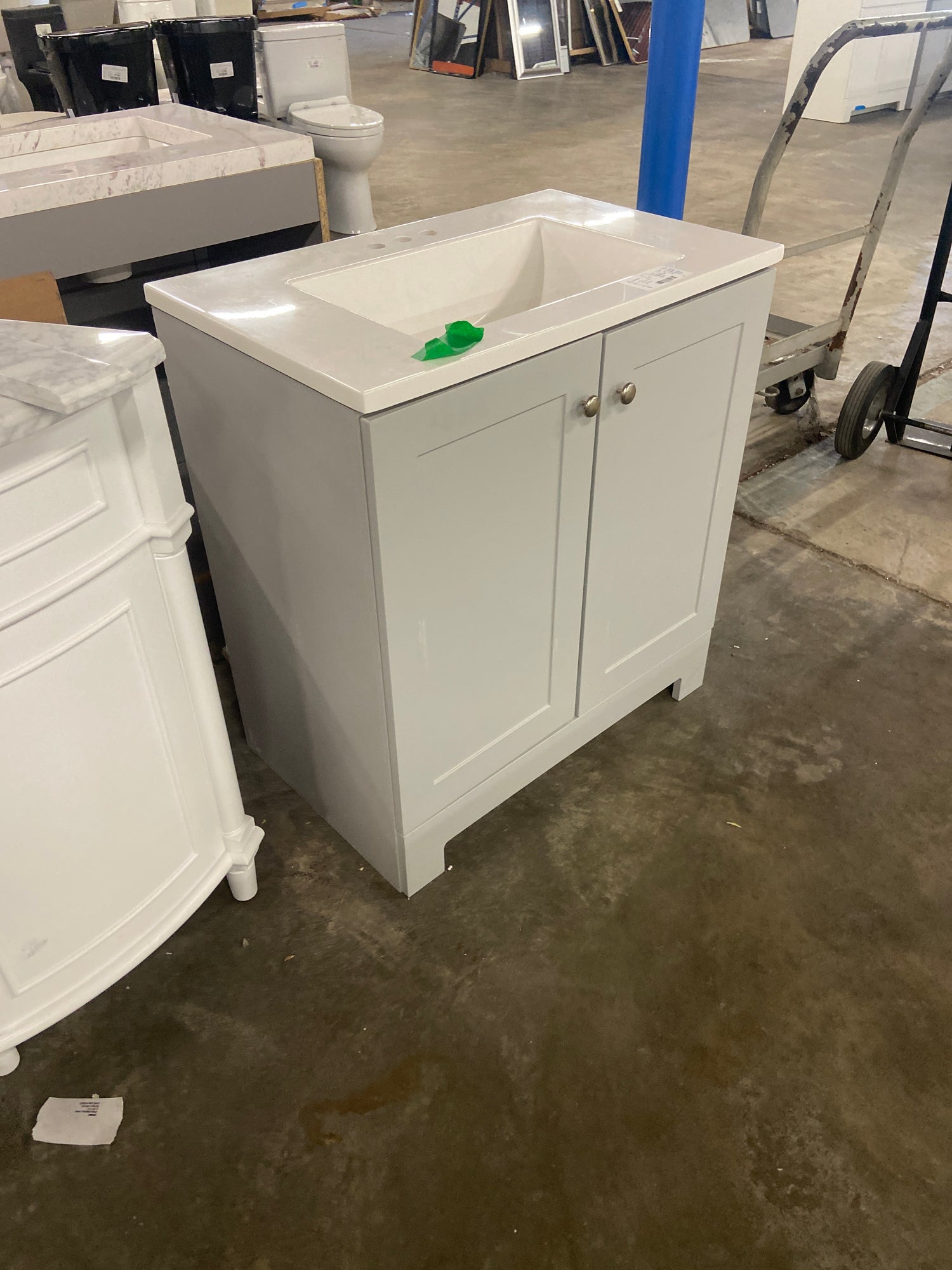 31 in. Single Sink Pearl Gray Bath Vanity with White Cultured Marble Top (Assembled)