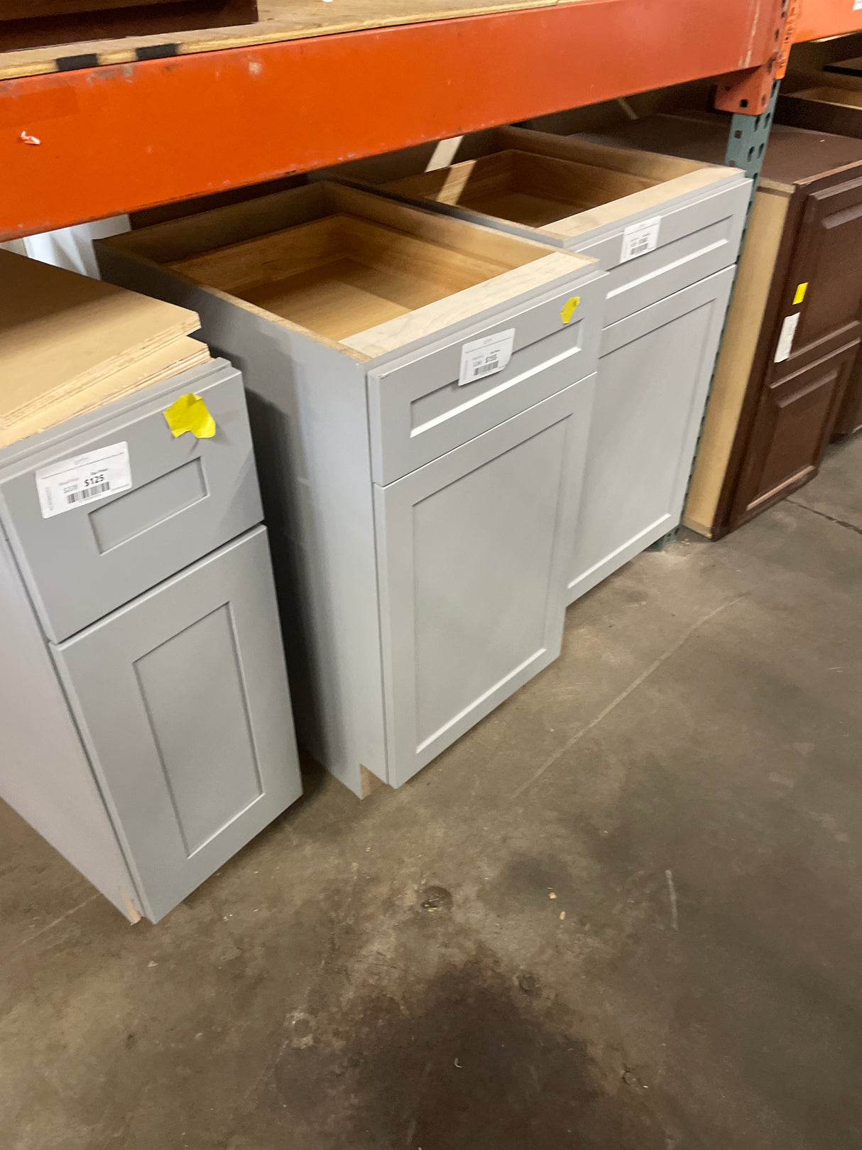 Designer Series Melvern 18 in. W x 24 in. D x 34.5 in. H Assembled Shaker Base Kitchen Cabinet in Heron Gray