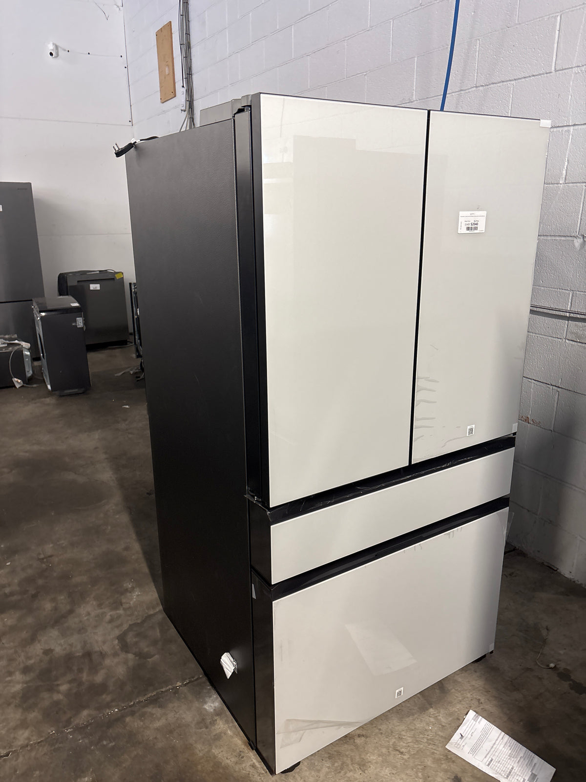 Samsung 29 cu. ft. Bespoke 4-door Flex Refrigerator with Beverage Zone and Auto Open Door