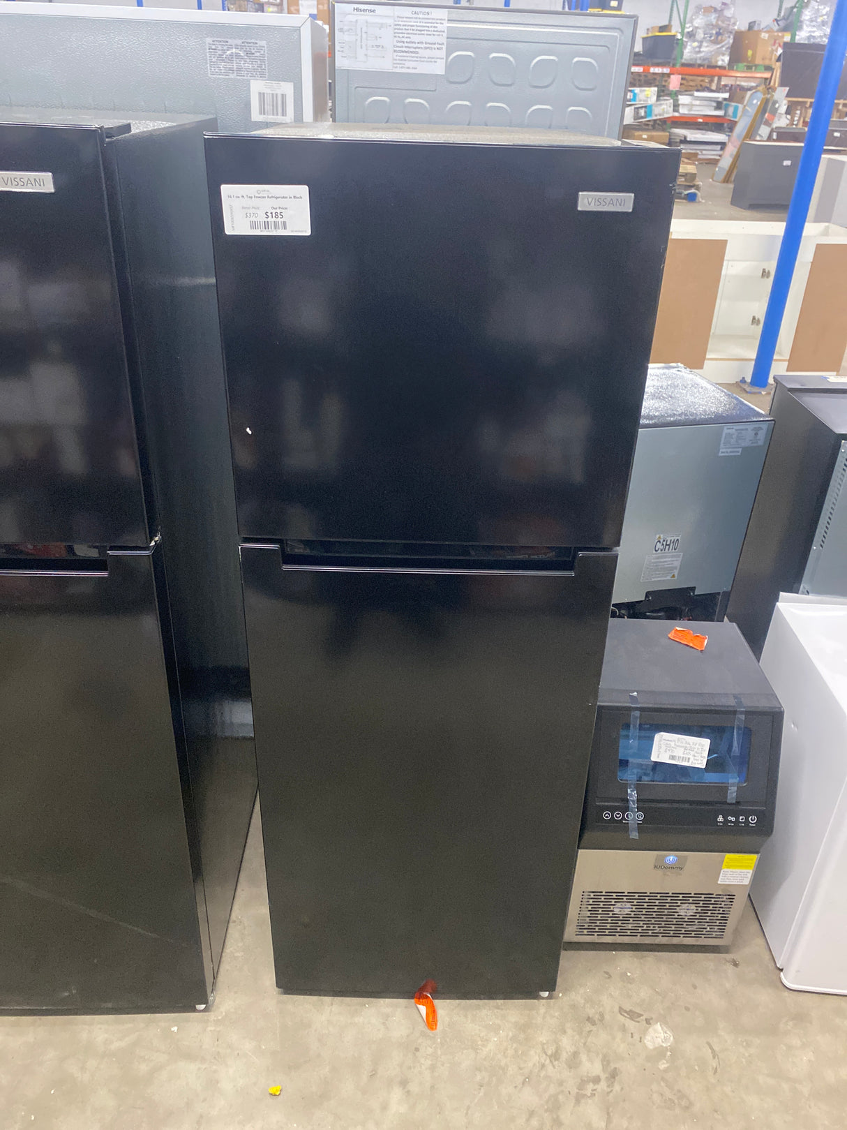 10.1 cu. ft. Top Freezer Refrigerator in Black