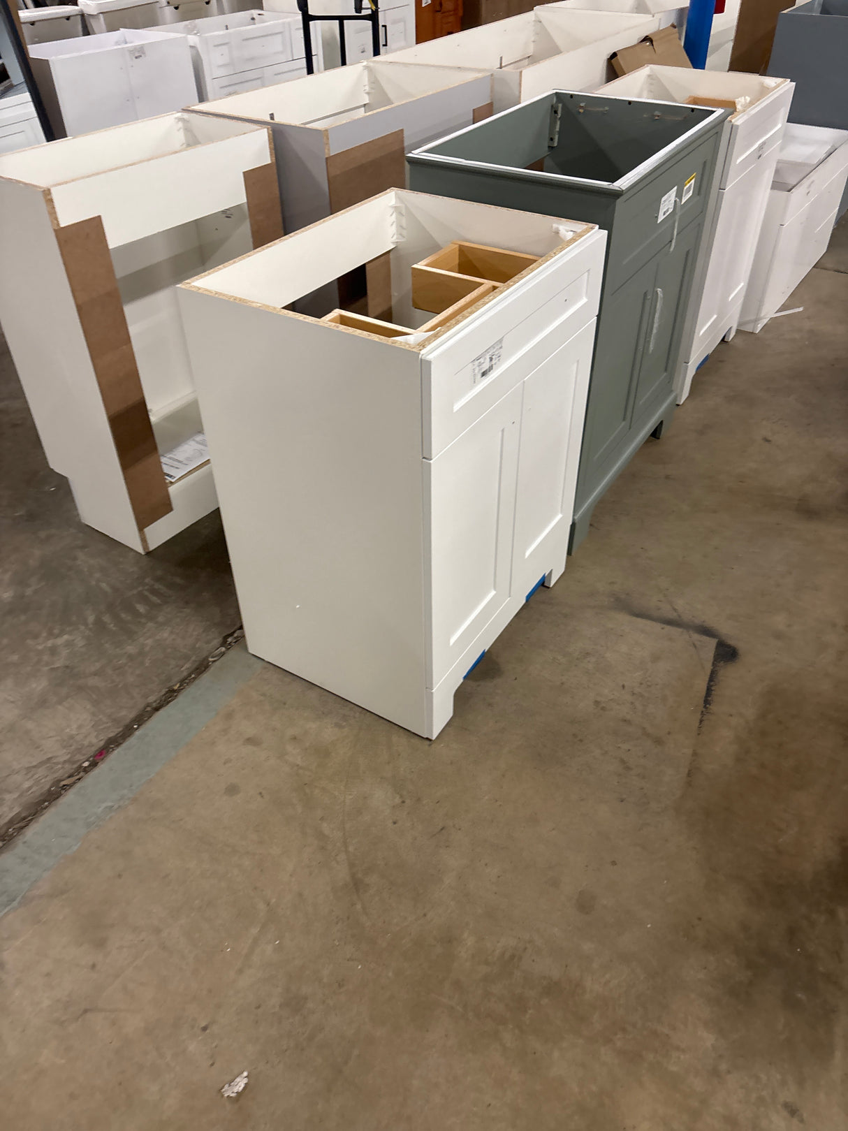 Everdean 25 in. W x 19 in. D x 34 in. H Single Sink Freestanding Bath Vanity in White without Top