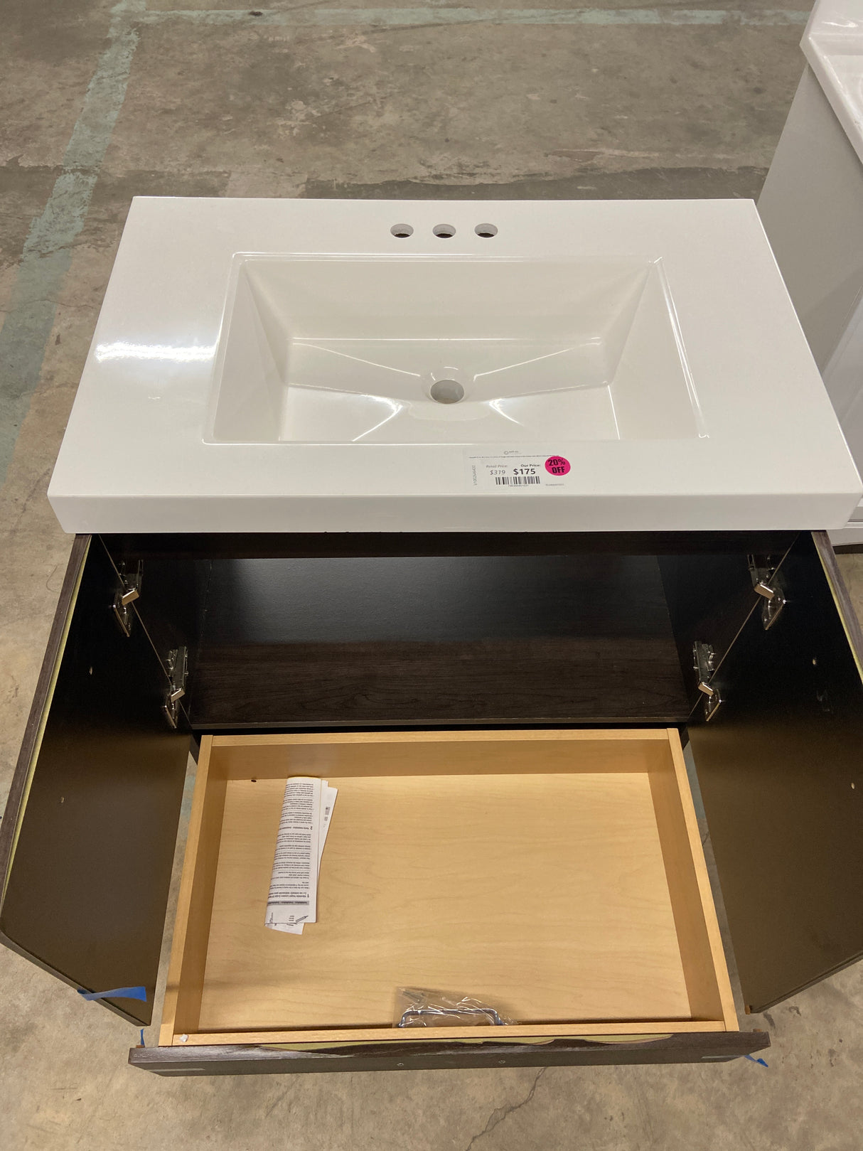 Stancliff 31 in. W x 19 in. D x 34 in. H Single Sink Bath Vanity in Elm Ember with White Cultured Marble Top