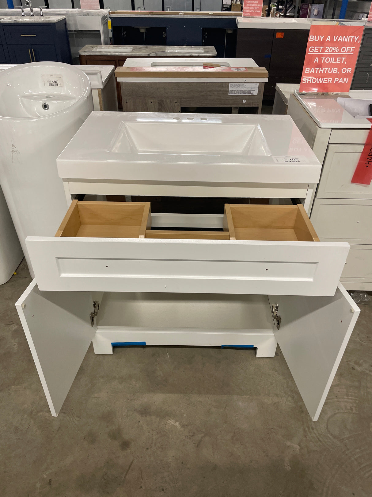 Everdean 31 in. W x 19 in. D x 34 in. H Single Sink Freestanding Bath Vanity in White with White Cultured Marble Top