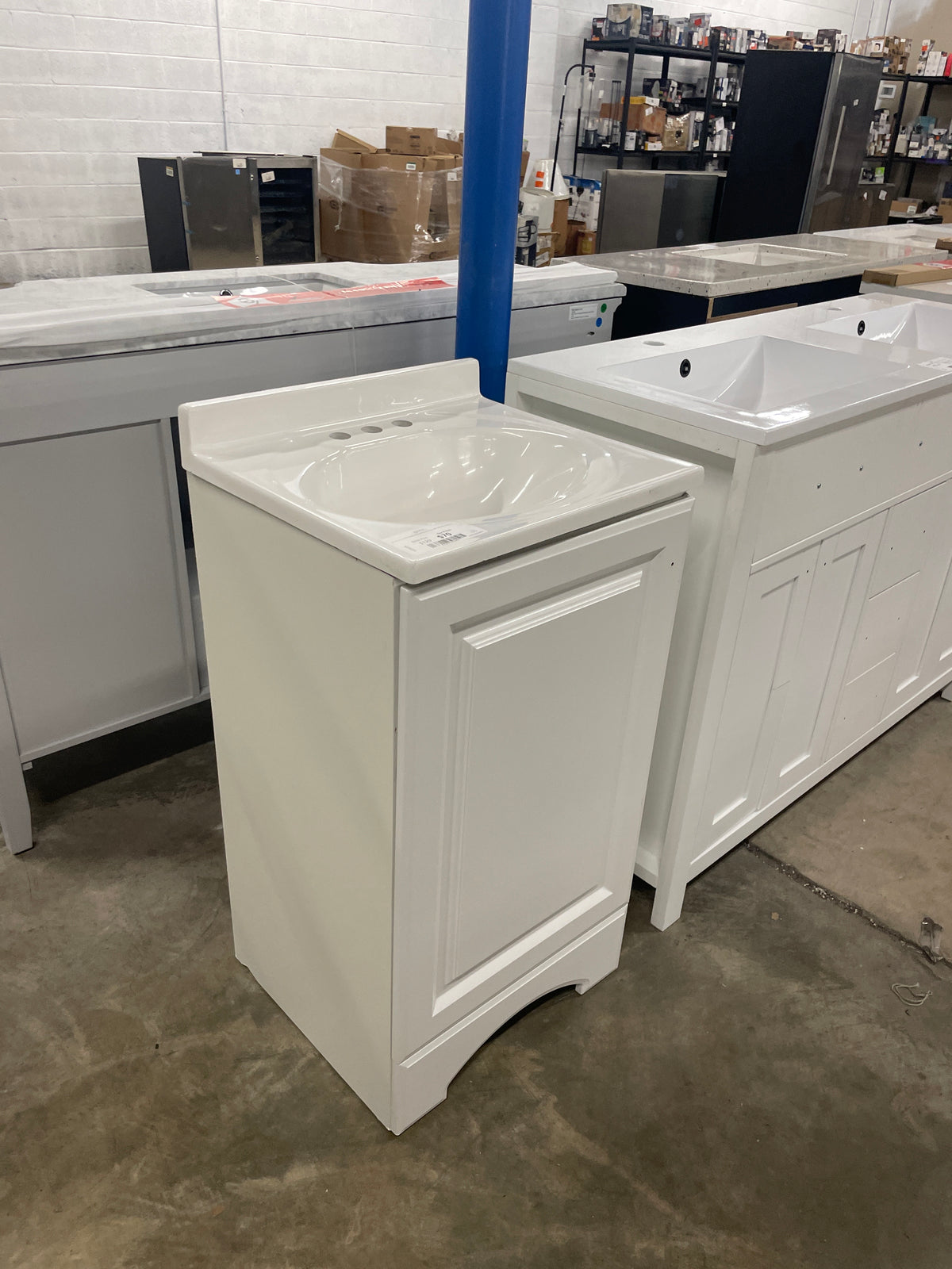 19 in. W x 18 in. D x 34 in. H Single Sink Freestanding Bath Vanity in White with White Cultured Marble Top
