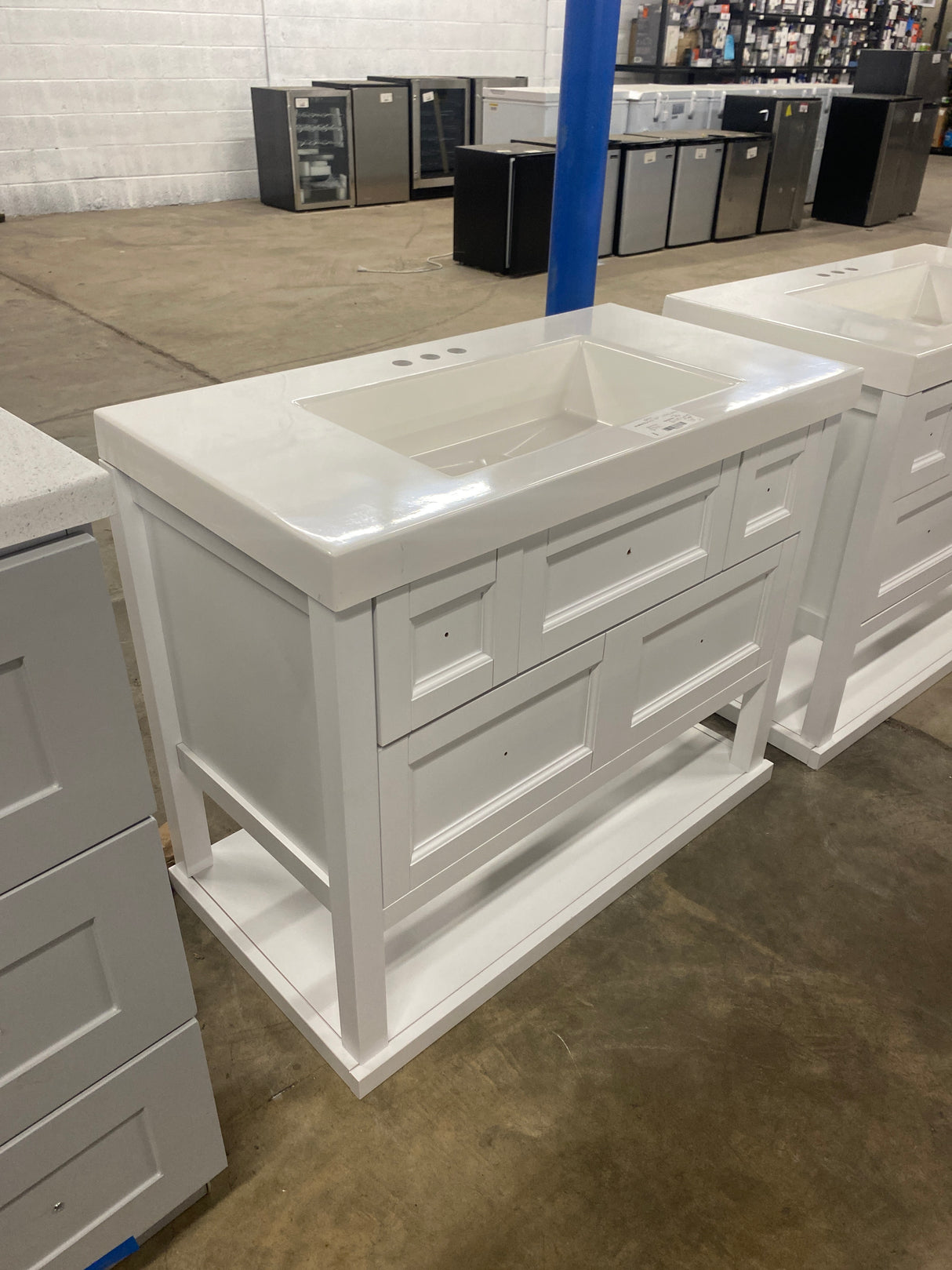Ashland 37 in. Single Sink White Bath Vanity with White Cultured Marble Top (Assembled)