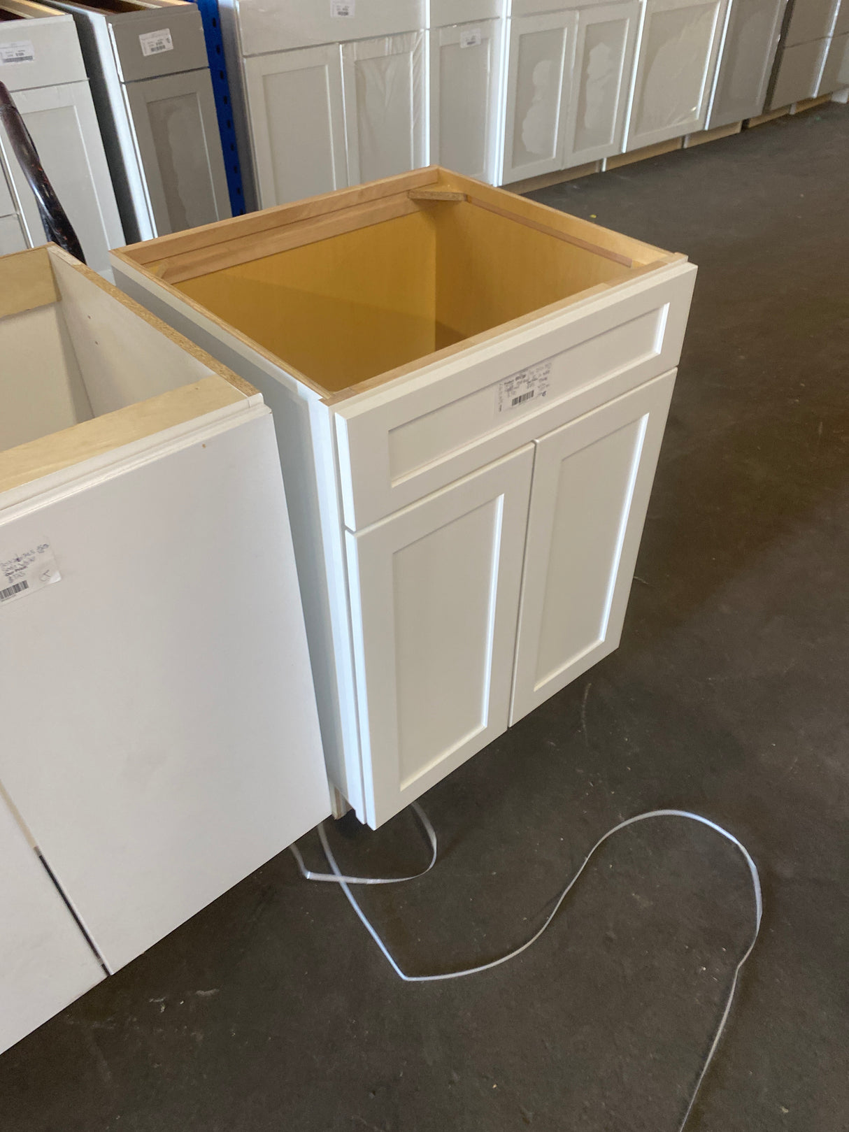 24 in. W x 21.5 in. D x 34.5 in. H Assembled Plywood Sink Base vanity Cabinet in Pacific White with Soft Close
