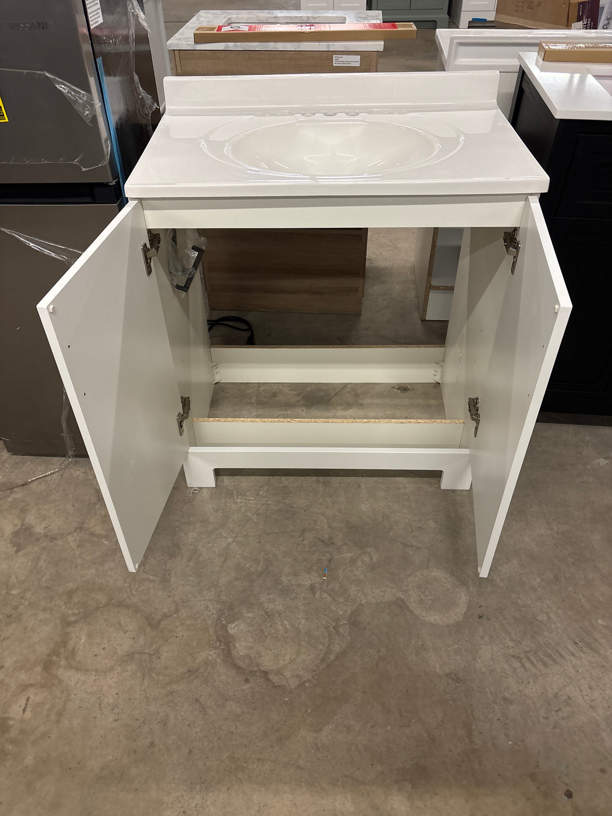 Oakley 31 in. Single Sink White Bath Vanity with White Cultured Marble Top (Assembled)