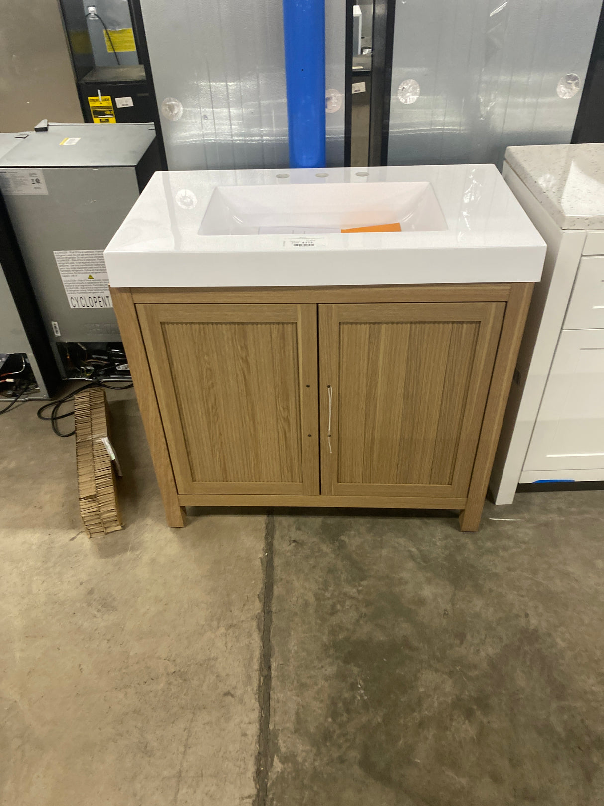 Cargrove 36 in. Single Sink Oak Bath Vanity with White Resin Composite Top (Assembled)